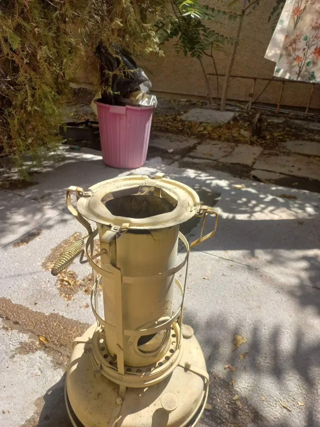 علائدین|کلکسیون اشیاء عتیقه|فولادشهر, B1|دیوار