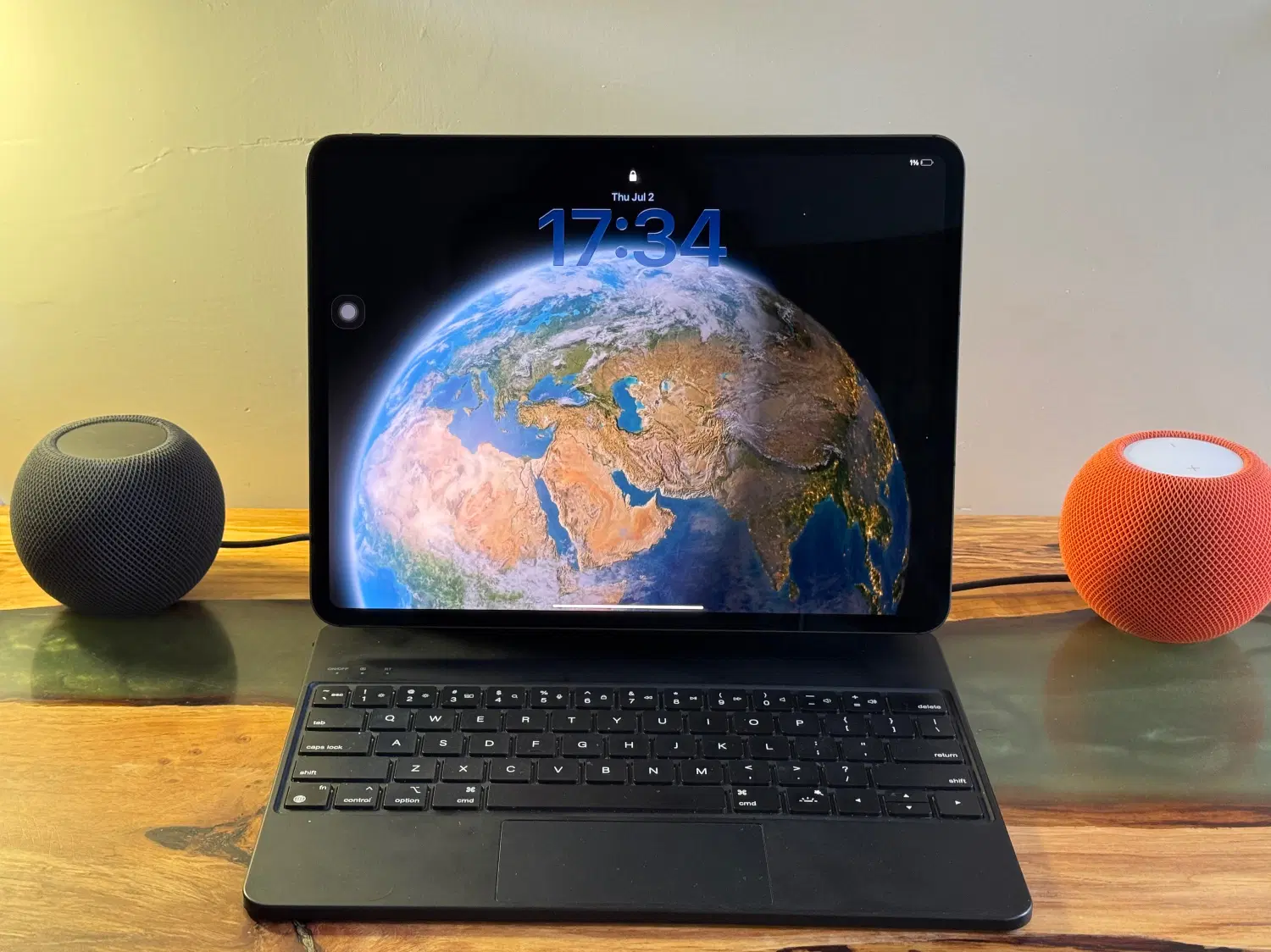 iPad Pro m5 - 13 inch Cellular + Magic Keyboard|تبلت|تهران, شهرک علم و فناوری|دیوار