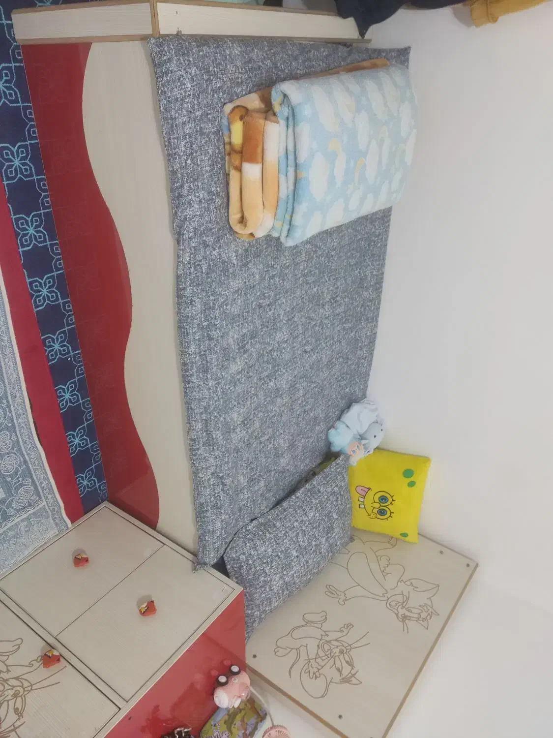 تخت کودک|اسباب و اثاث بچه|لنگرود, |دیوار