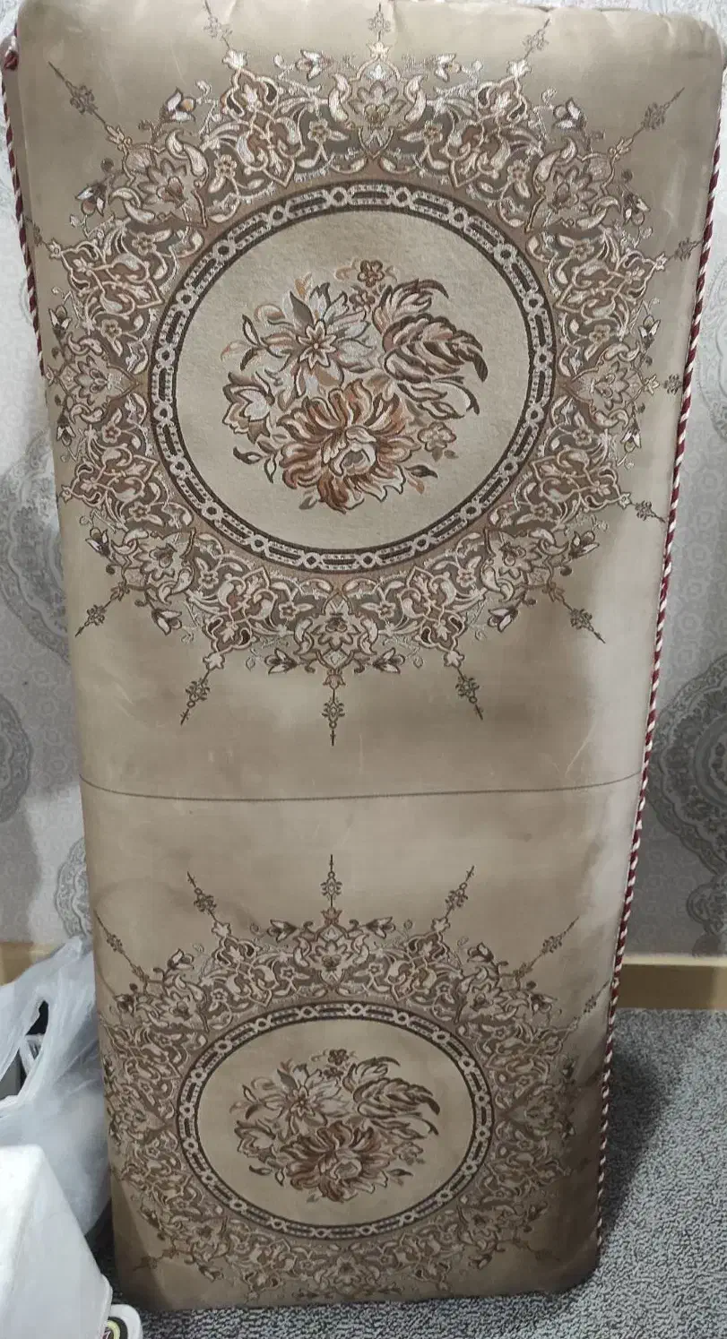 دوتا پشتی دورو|پشتی|اهواز, کوی جواهری|دیوار