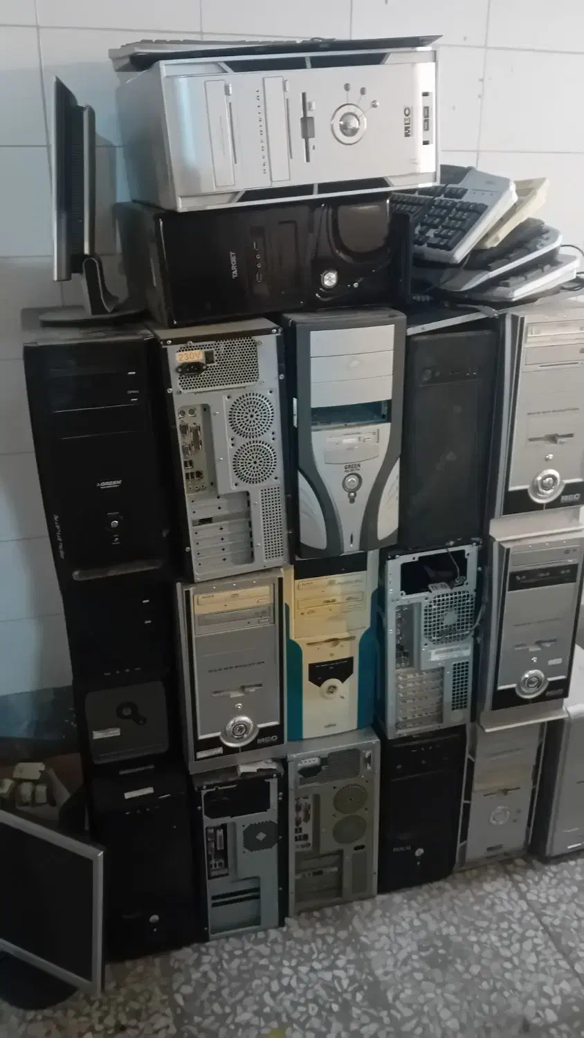 کیس و مانیتور و کیبورد کامپیوتر|قطعات و لوازم جانبی رایانه|اصفهان, علی قلی آقا|دیوار