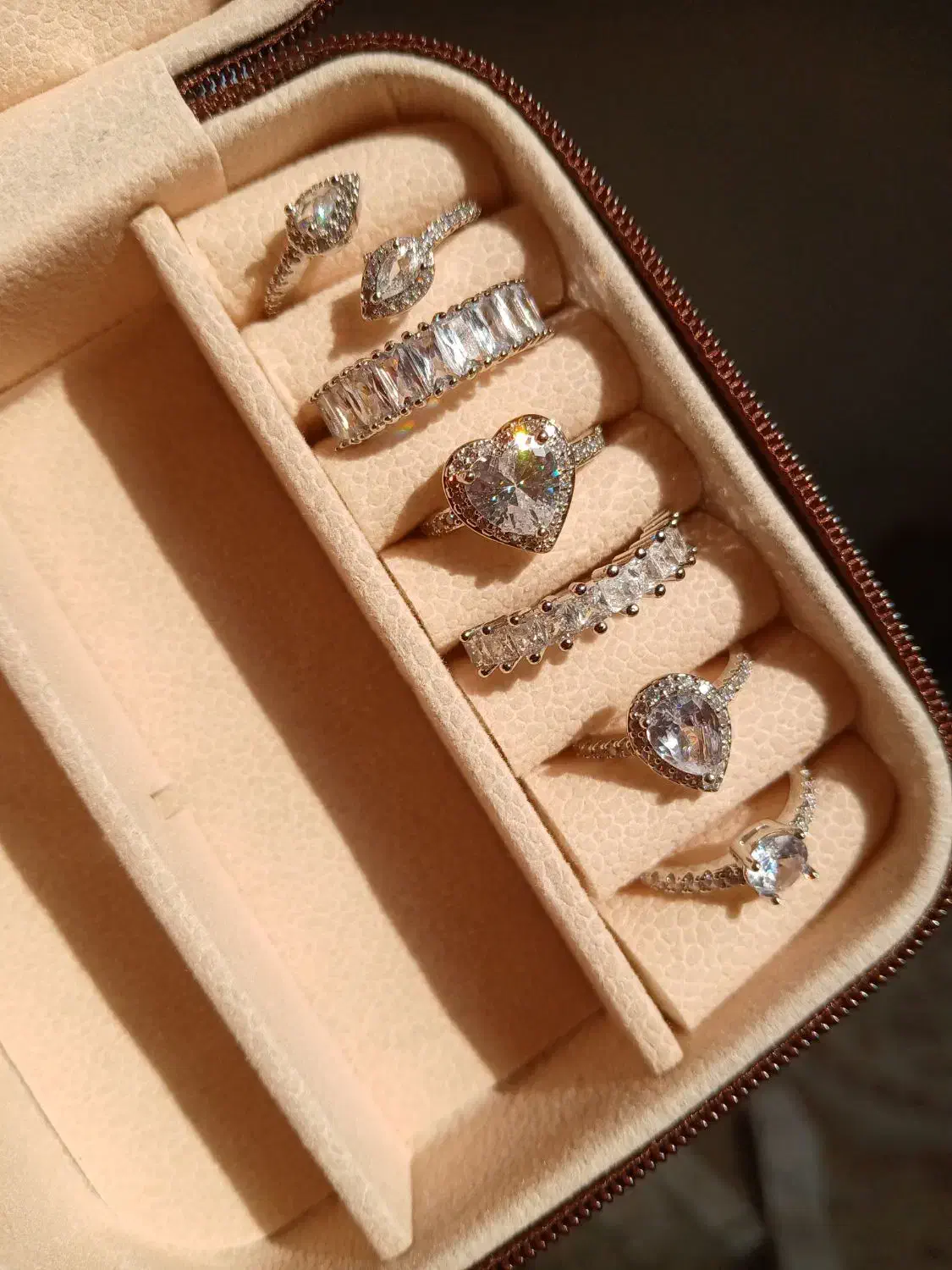 انگشتر جواهری|بدلیجات|قدس, شهر‌قدس|دیوار