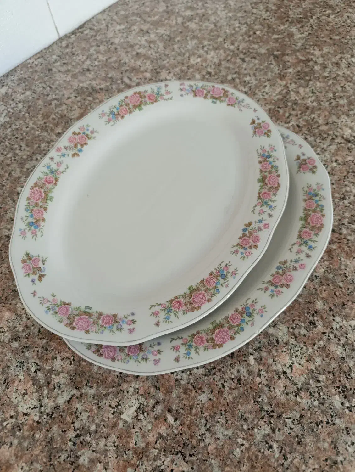 ظروف قدیمی|ظروف سرو و پذیرایی|بندر گناوه, |دیوار