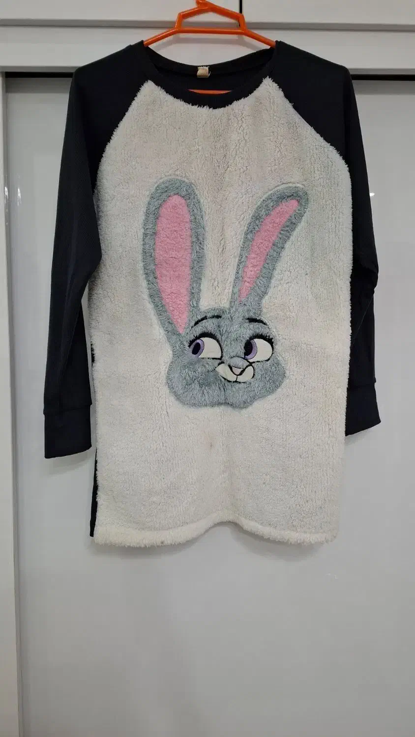 شومیز شلوار بلوز ژاکت|لباس|رشت, چله خانه|دیوار