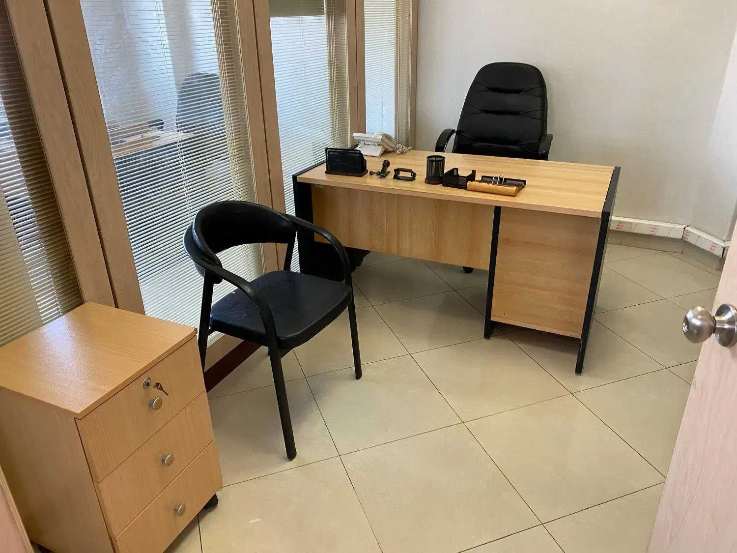 اتاق جهت دفتر وکالت و کارشناس رسمی دادگستری|اجارهٔ دفتر کار، اتاق اداری، مطب|تهران, اسکندری|دیوار