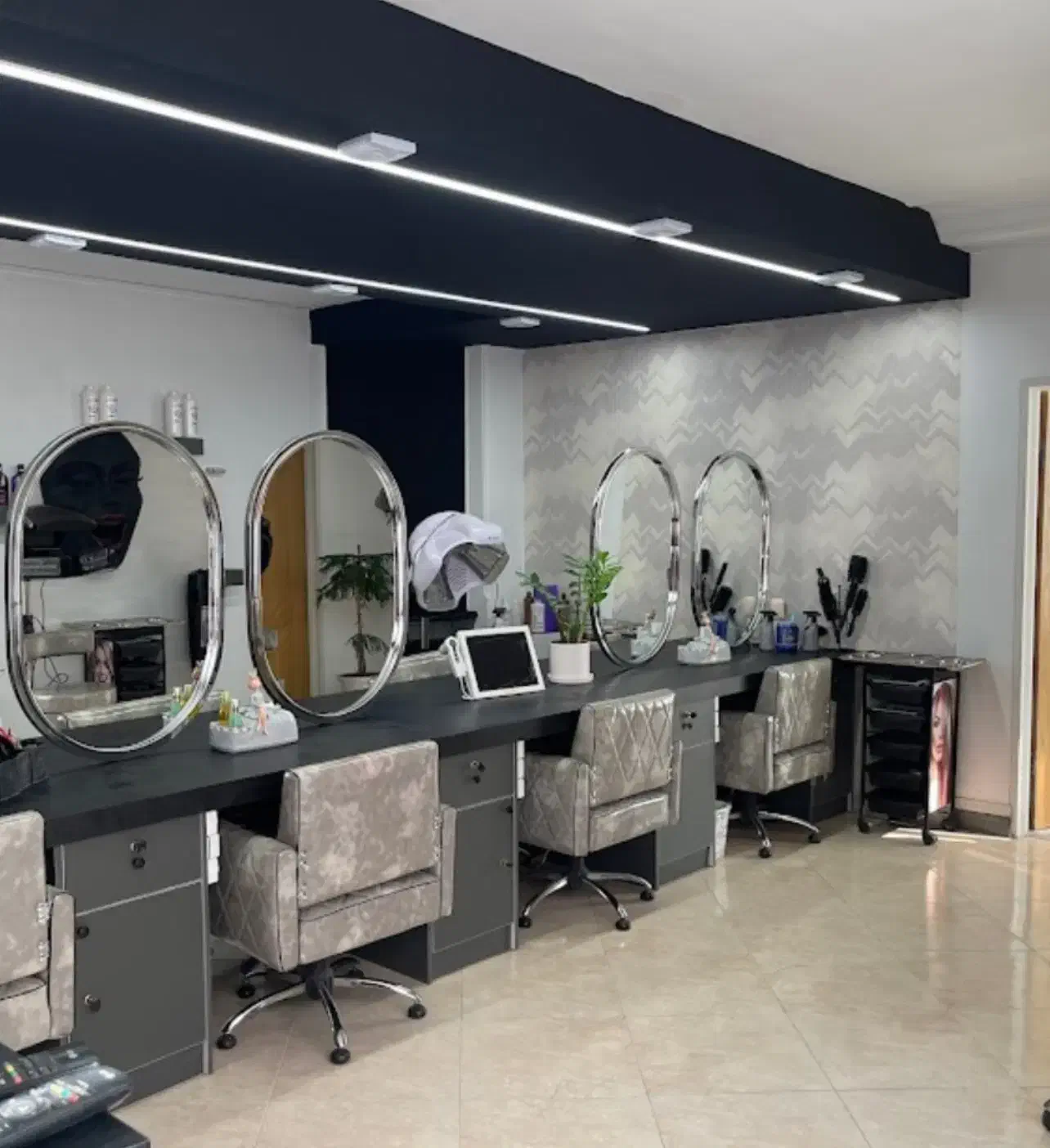 سالن زیبایی یاس مینا|آرایشگاه و سالن‌های زیبایی|کرج, جهان‌شهر|دیوار