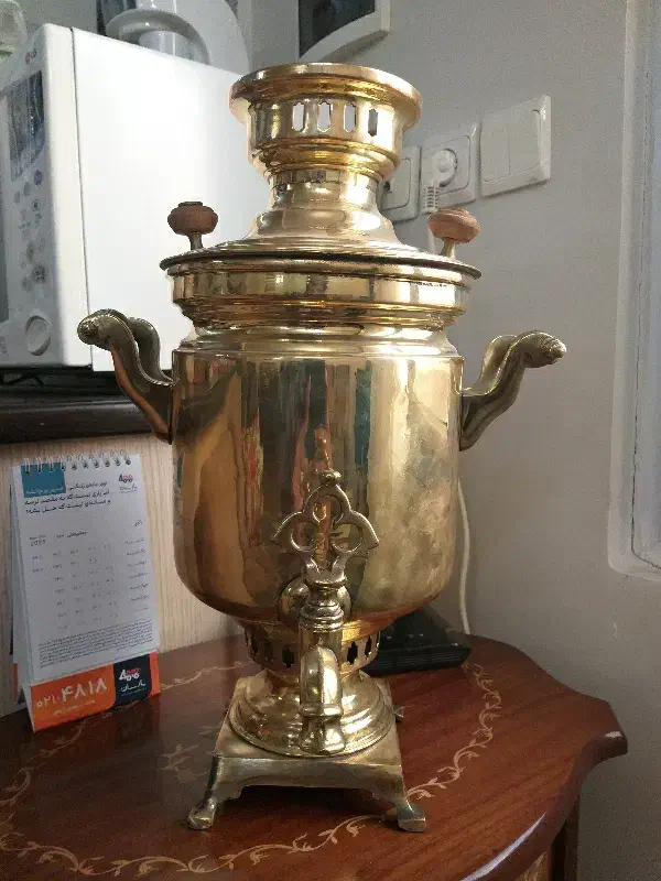 سماور ذغالی آنتیک روسی|کلکسیون اشیاء عتیقه|تهران, منیریه|دیوار