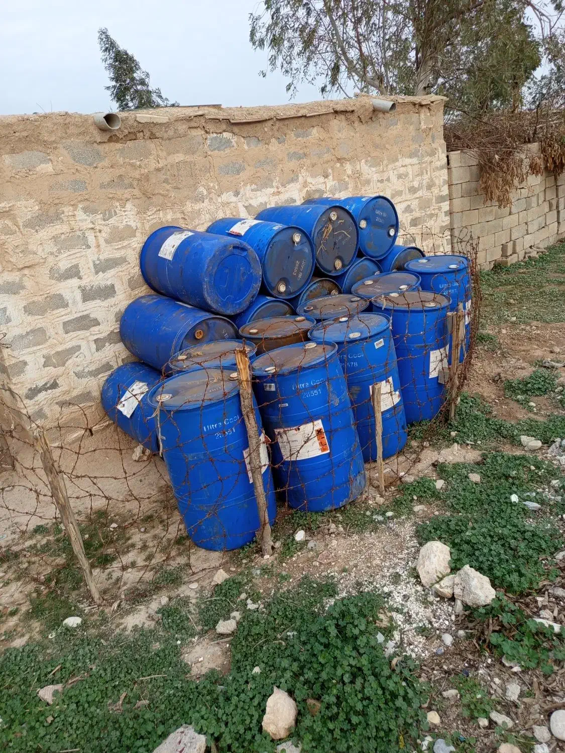 بشکه|ظروف نگهدارنده، پلاستیکی، یک‌بارمصرف|مهران (ایلام), |دیوار