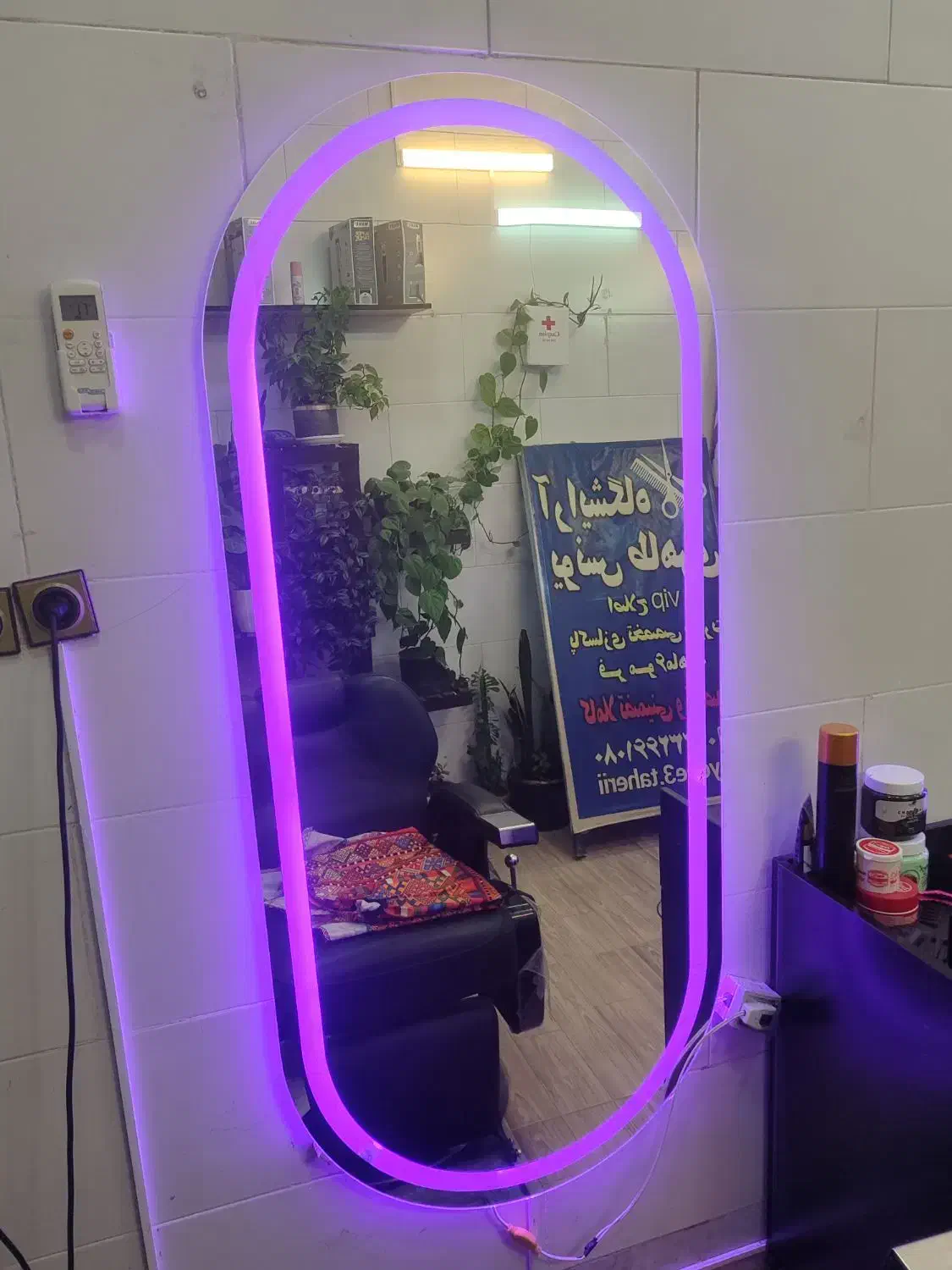 آینه آرایشگاه|آرایشگاه و سالن‌های زیبایی|نورآباد ممسنی, |دیوار
