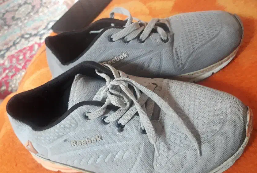 دوجفت کفش کتونی|کیف، کفش، کمربند|دورود, |دیوار