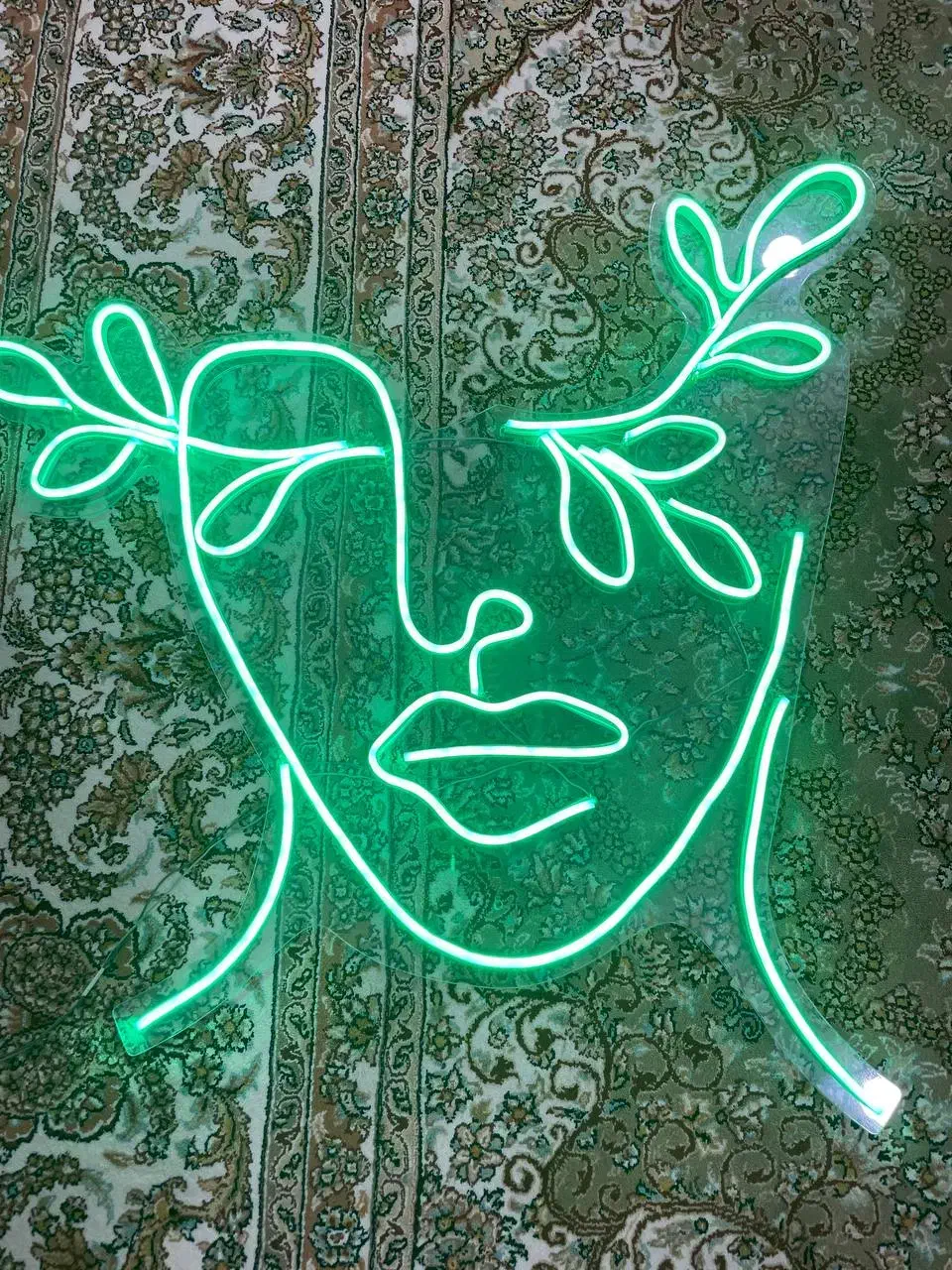 تابلو سالم|ریسه و چراغ تزئینی|قدس, شهرقدس|دیوار