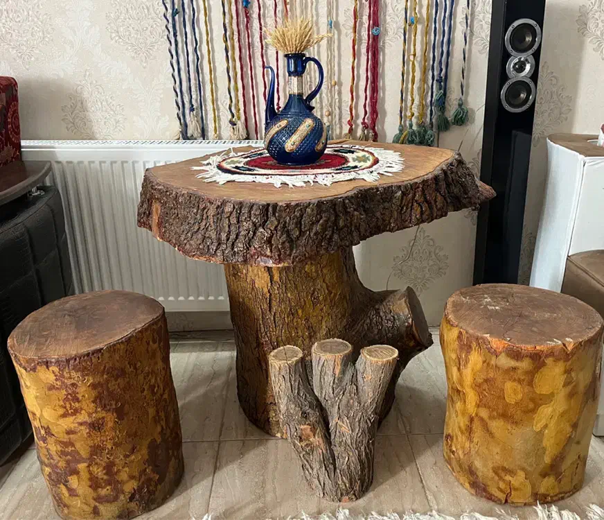 میز چوبی با دو صندلی چوبی|میز و صندلی غذاخوری|خرم‌آباد, |دیوار