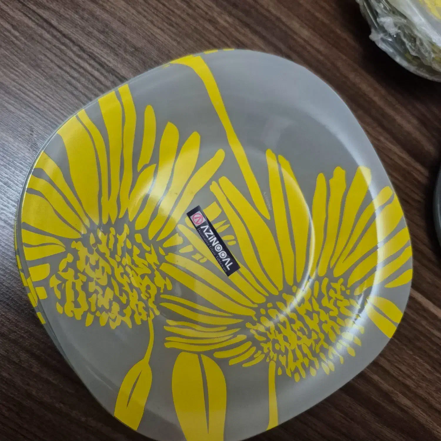 سرویس ۶ نفره ۲۵پارچه آذین اوپال|ظروف سرو و پذیرایی|رشت, نامجو|دیوار