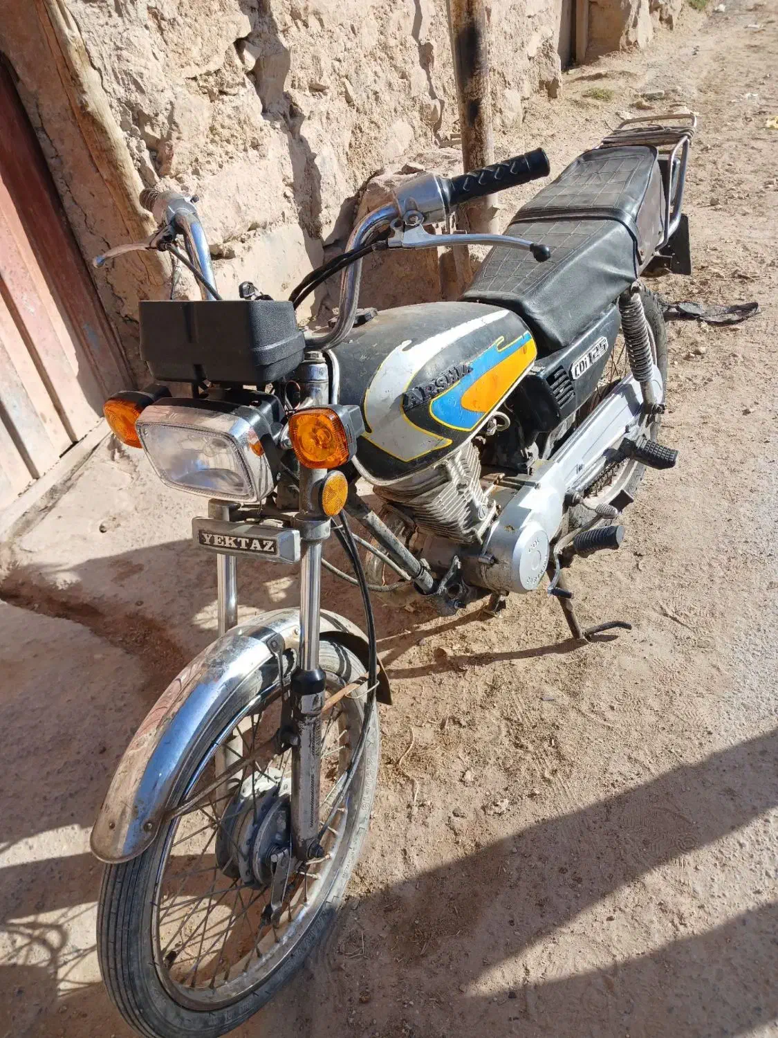 فقد نقدی|موتورسیکلت|گرمخان, |دیوار