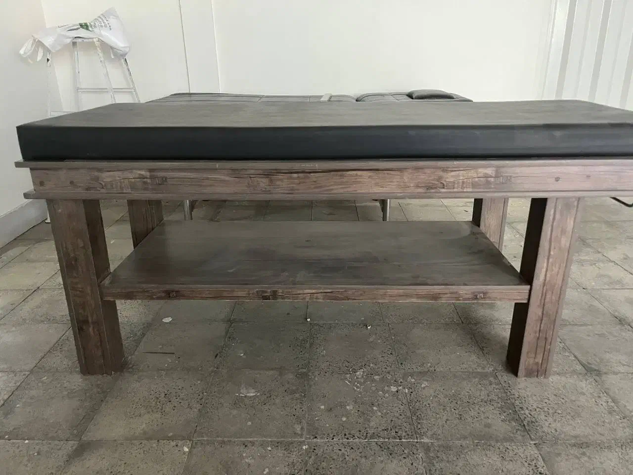 دو عدد تخت ماساژ|آرایشگاه و سالن‌های زیبایی|کرج, مهرویلا جنوبی|دیوار