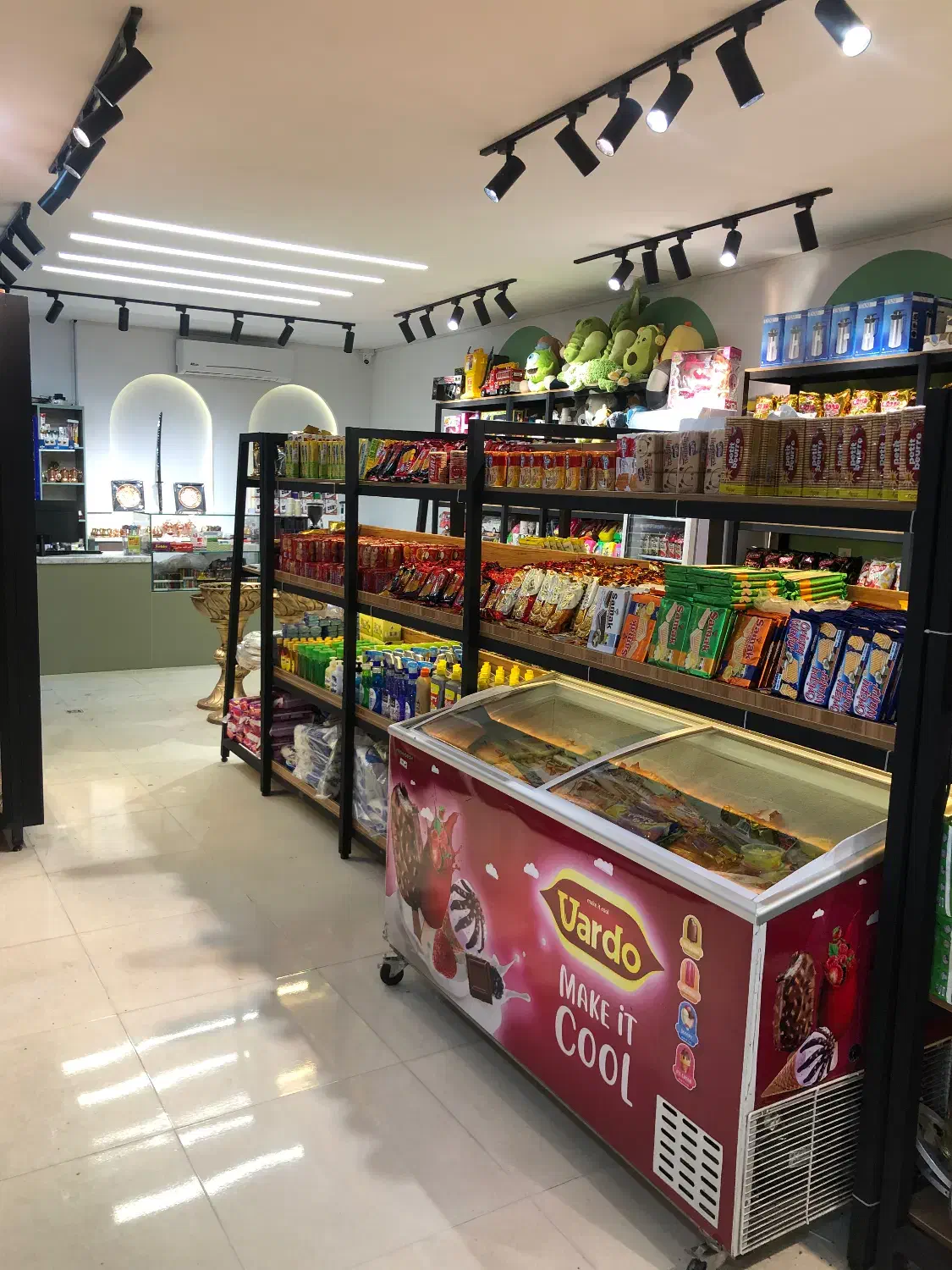 استخدام فروشنده آقا و خانم|استخدام خدمات فروشگاه و رستوران|ابهر, |دیوار