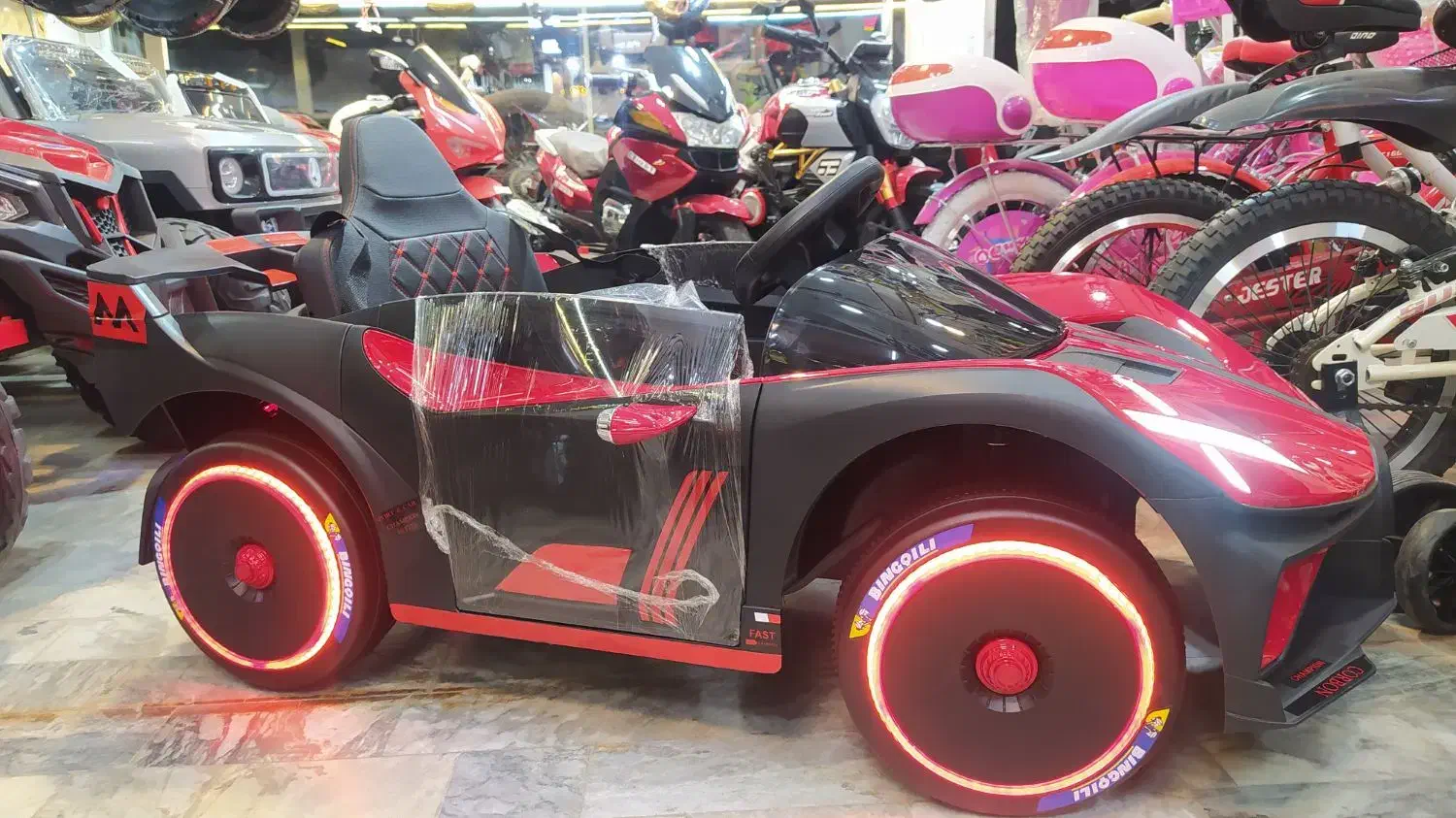 ماشین شارژی بوگاتی کالسکه شو|اسباببازی بچه|قم, وادی السلام|دیوار