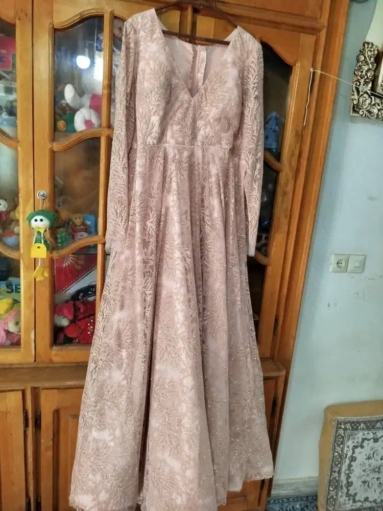 لباس نامزدی|لباس|قم, چهار مردان|دیوار