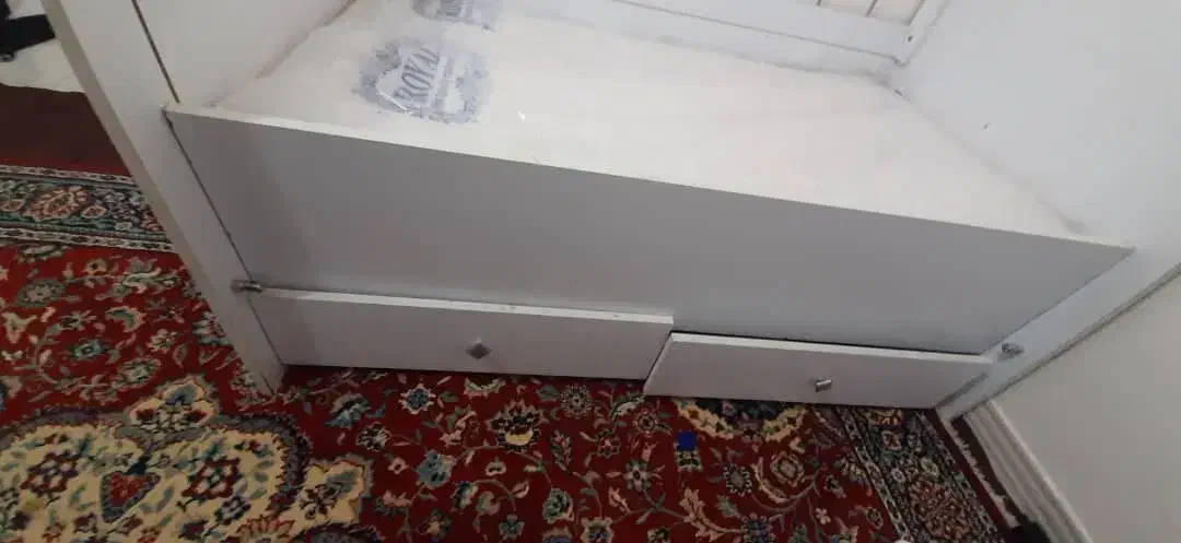 تخت کودک تخت کنار مادر|تخت و صندلی بچه|هشتگرد, شهرک راه آهن|دیوار