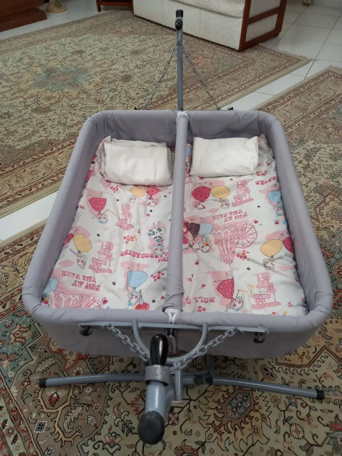 ننو یا گهواره دوقلوهای ناز|تخت و صندلی بچه|رشت, سعدی (تختی)|دیوار