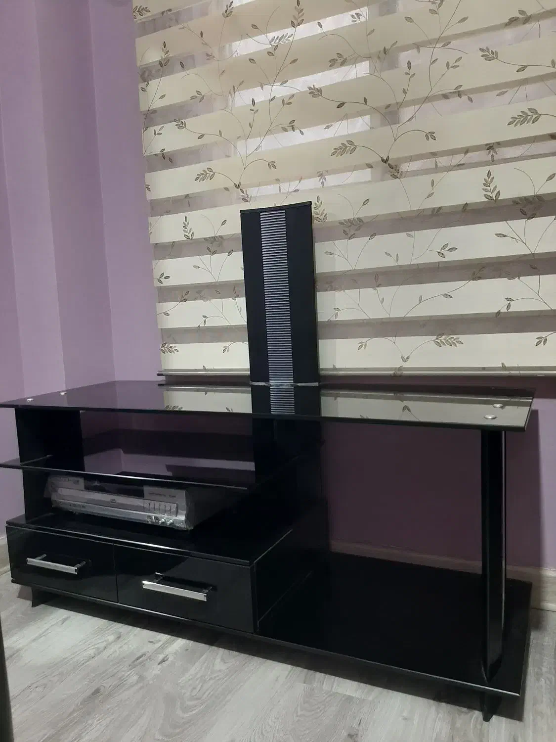 میز تلویزیون شیشه ای|میز تلویزیون|رشت, حمیدیان|دیوار