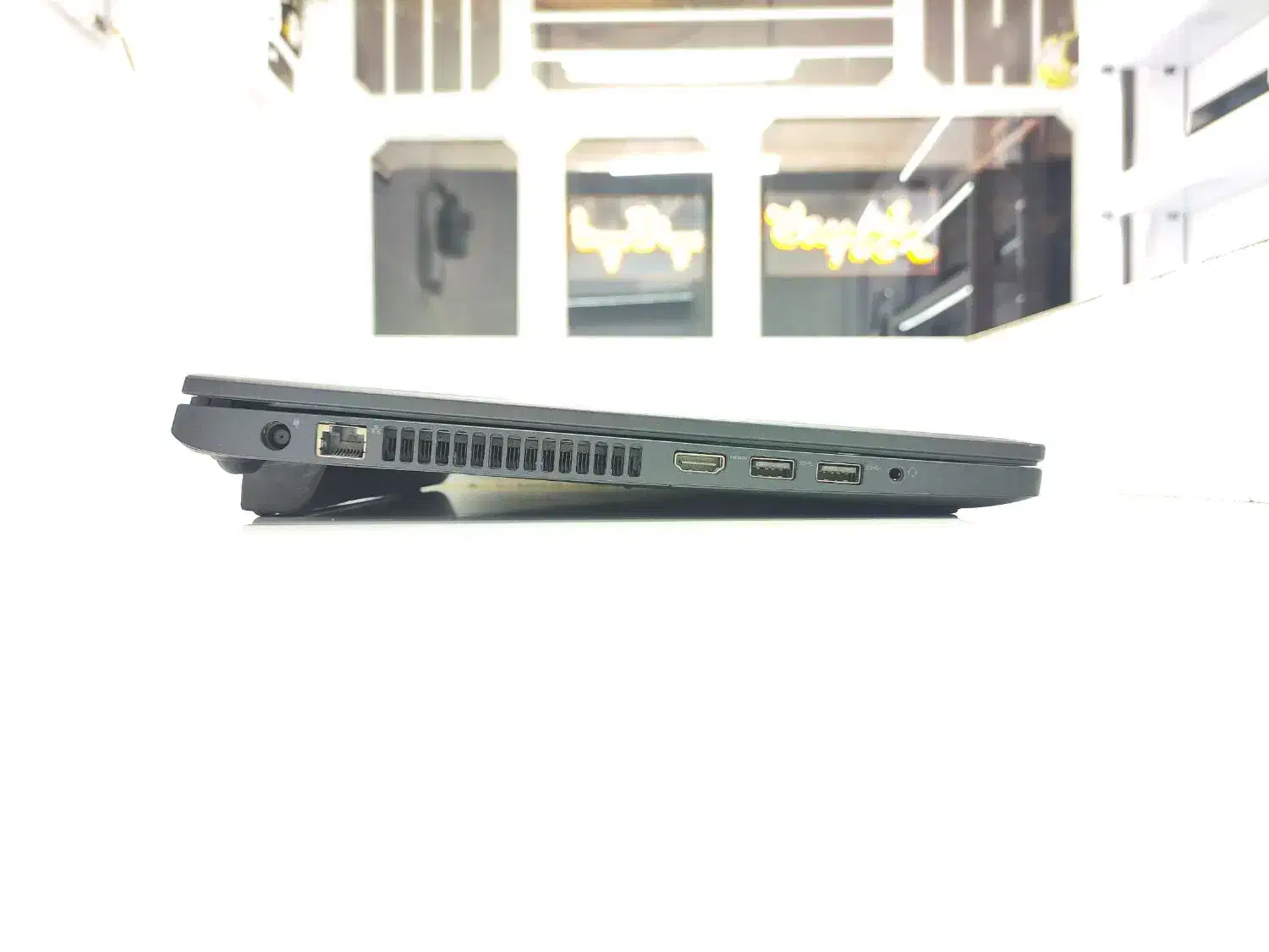 Dell i3/ram8/ssd256 نسل پنجم|رایانه همراه|نیشابور, شهرک فرهنگیان|دیوار