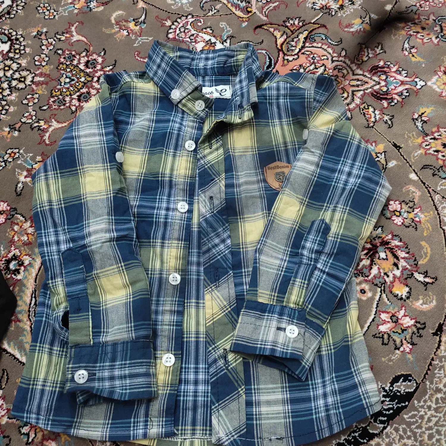 پیراهن پسرانه|لباس|بومهن, |دیوار