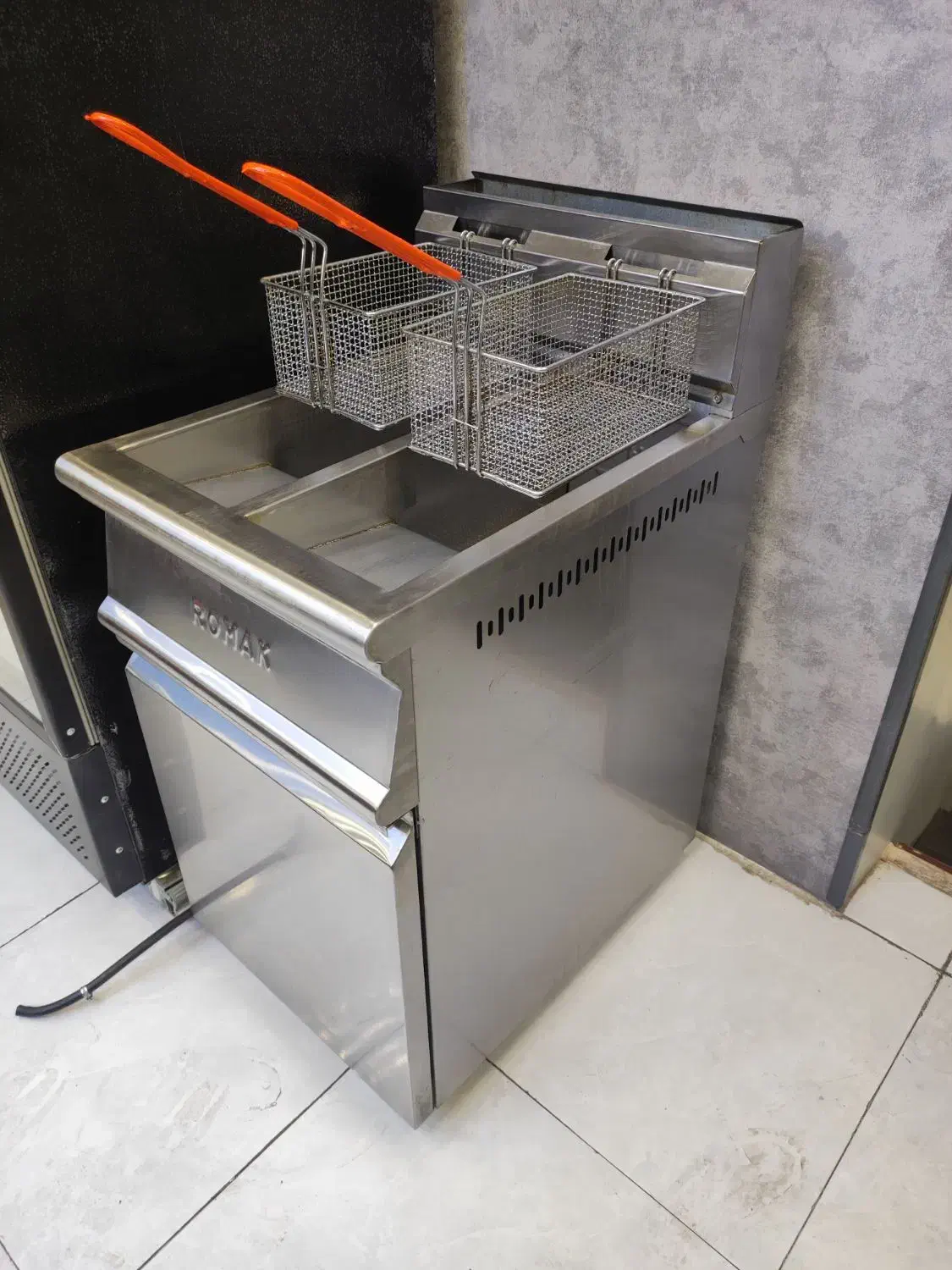 سرخ کن روماک|کافیشاپ و رستوران|قم, تولید دارو و یخچال|دیوار