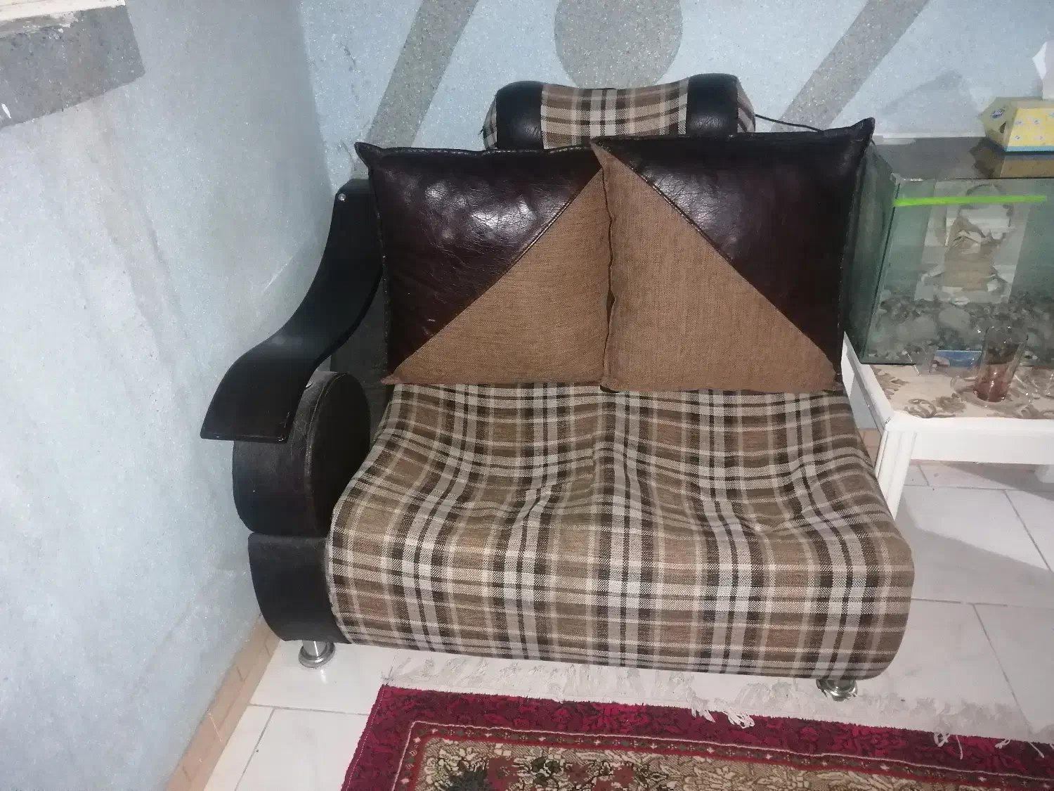 مبل هفت نفره|مبلمان خانگی و میز عسلی|شیراز, سیلو|دیوار