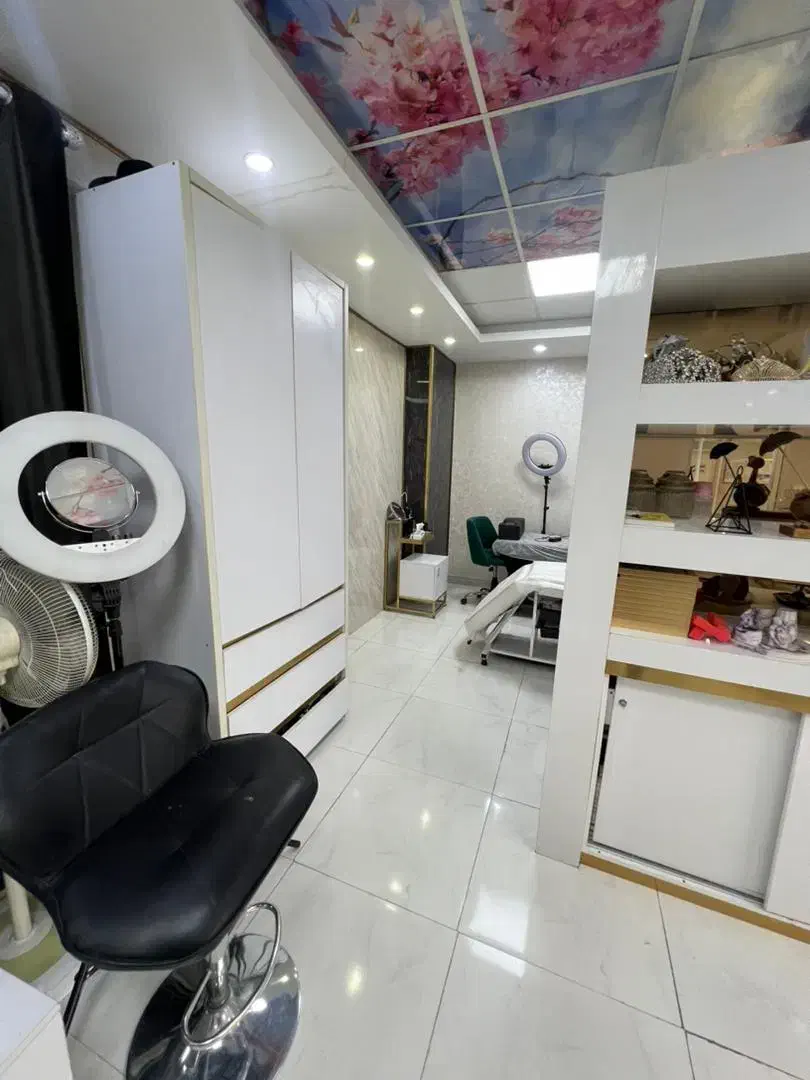 فروش واحد(سالن آرایشی با تمام وسایل و امکانات)|آرایشگاه و سالنهای زیبایی|رامسر, |دیوار