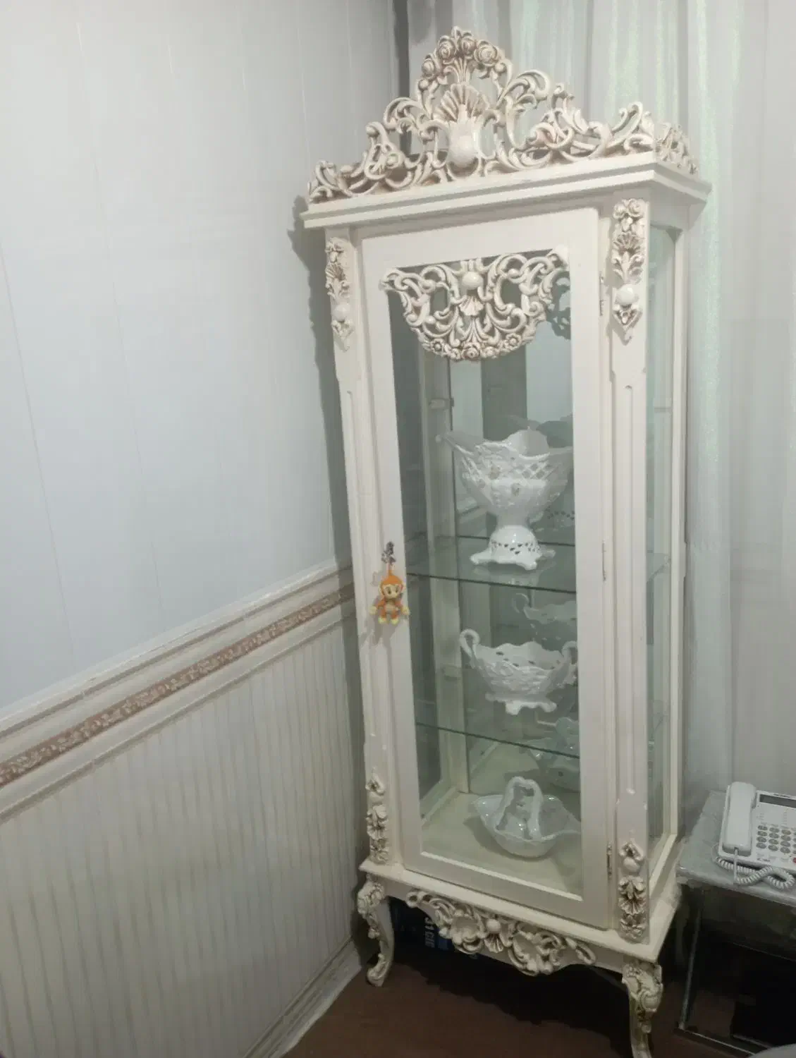 بوفه شیری در حد نو|بوفه، ویترین، کنسول|چهارباغ, |دیوار