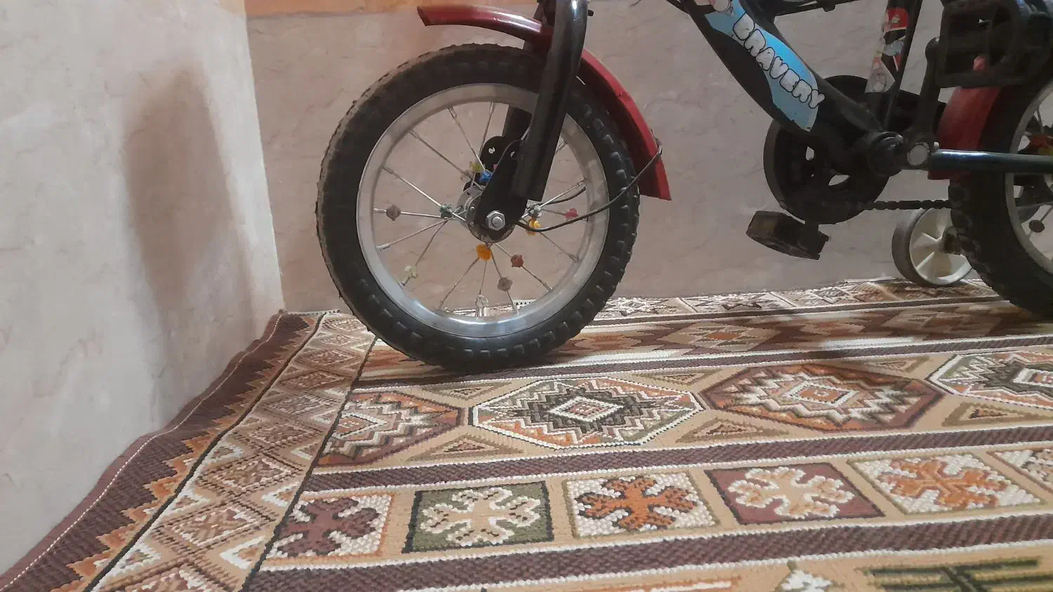 دوچرخه ۱2 قرمز تمیز و کاملآ سالم|دوچرخه، اسکیت، اسکوتر|اصفهان, شهید رجایی|دیوار