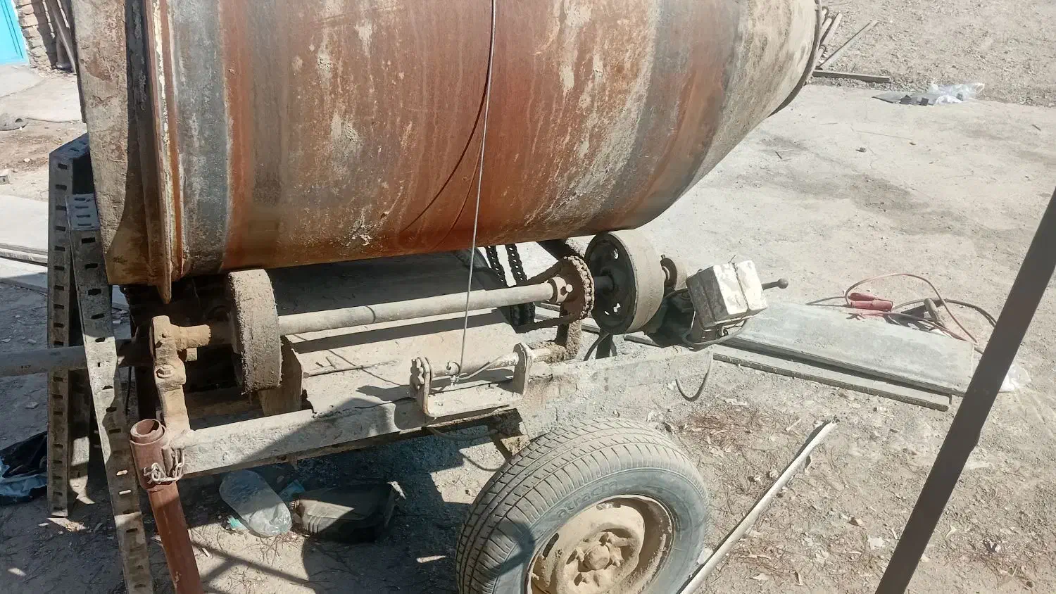 میکسر|مصالح و تجهیزات ساختمان|اردکان, |دیوار