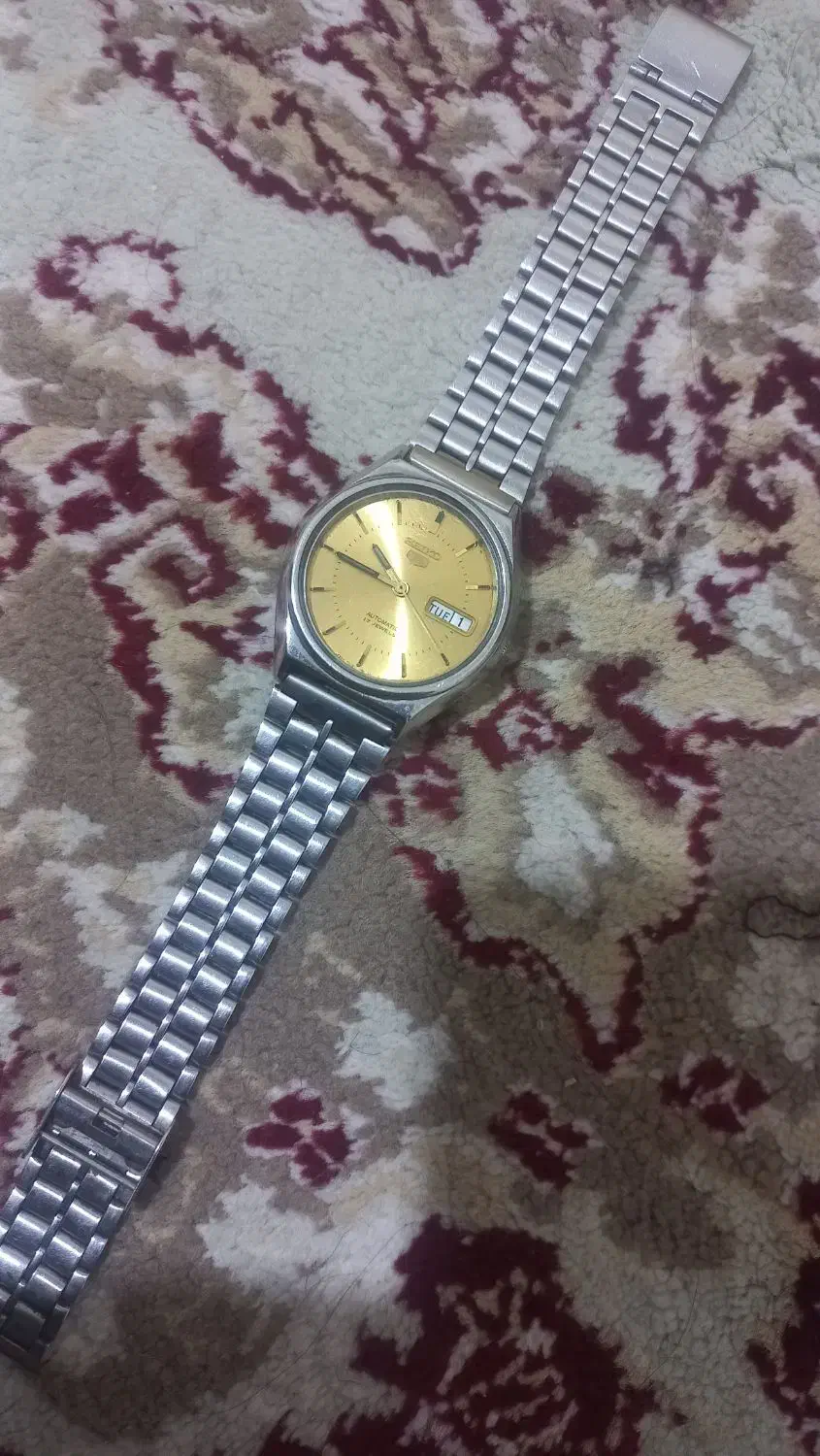 ساعت سکو ۵|ساعت|قم, حکمت شمالی|دیوار