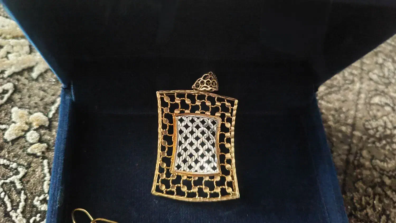 طلا|جواهرات|مشهد, حضرت حجت|دیوار