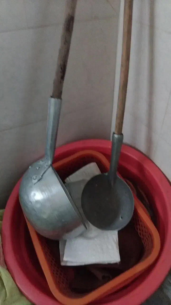 دو عدد دیگ چکشی در حد|کافی‌شاپ و رستوران|کرج, حصار|دیوار