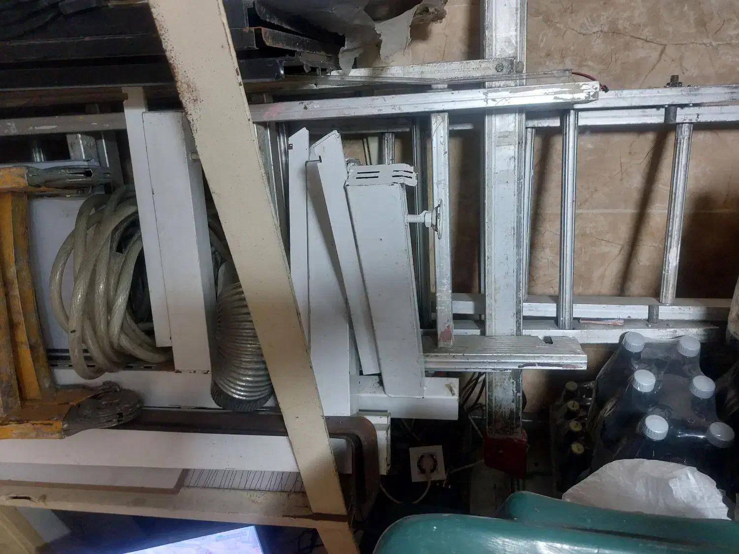 نردبان|ابزارآلات|آفتاب, |دیوار