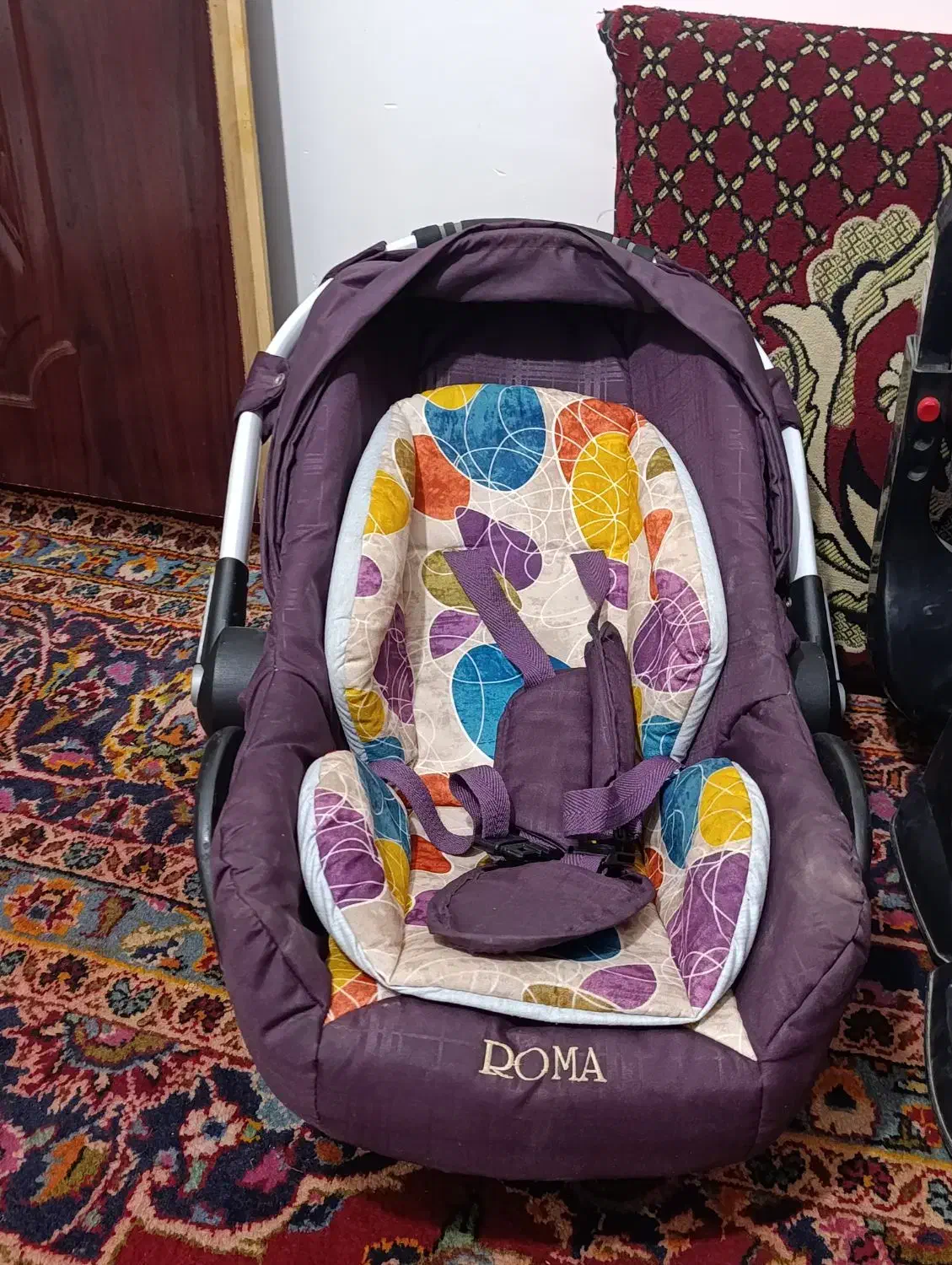 صندلی کودک و کریر|تخت و صندلی بچه|عجب شیر, |دیوار