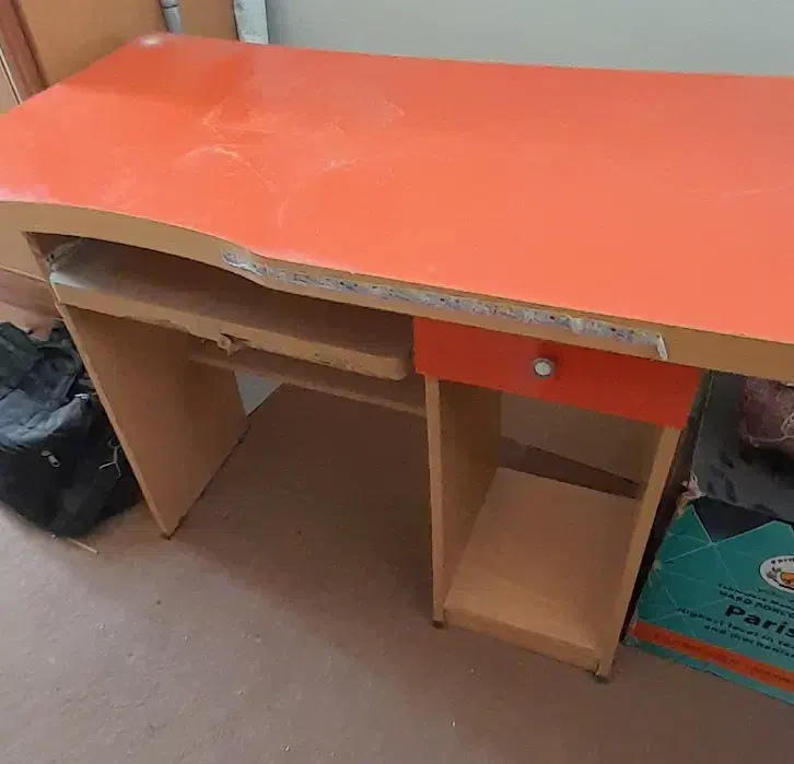 بخاری گازی و میز کامپیوتر میز تلویزیون|بخاری، هیتر، شومینه|اصفهان, خانه اصفهان|دیوار