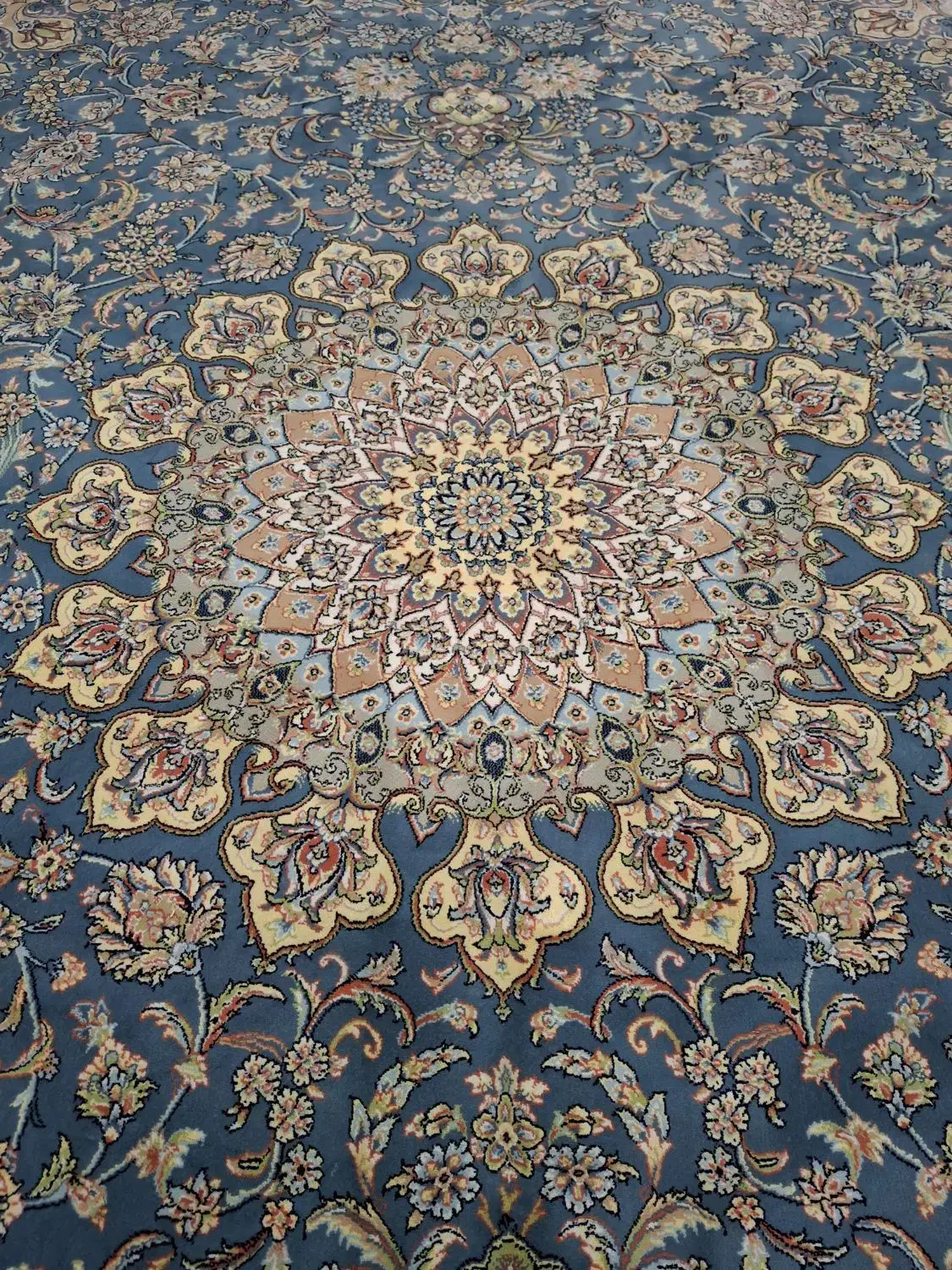 فرش 1200 شانه|فرش|رشت, استادسرا|دیوار