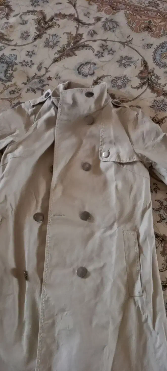 پالتو بارانی|لباس|کرج, حصارک پایین|دیوار