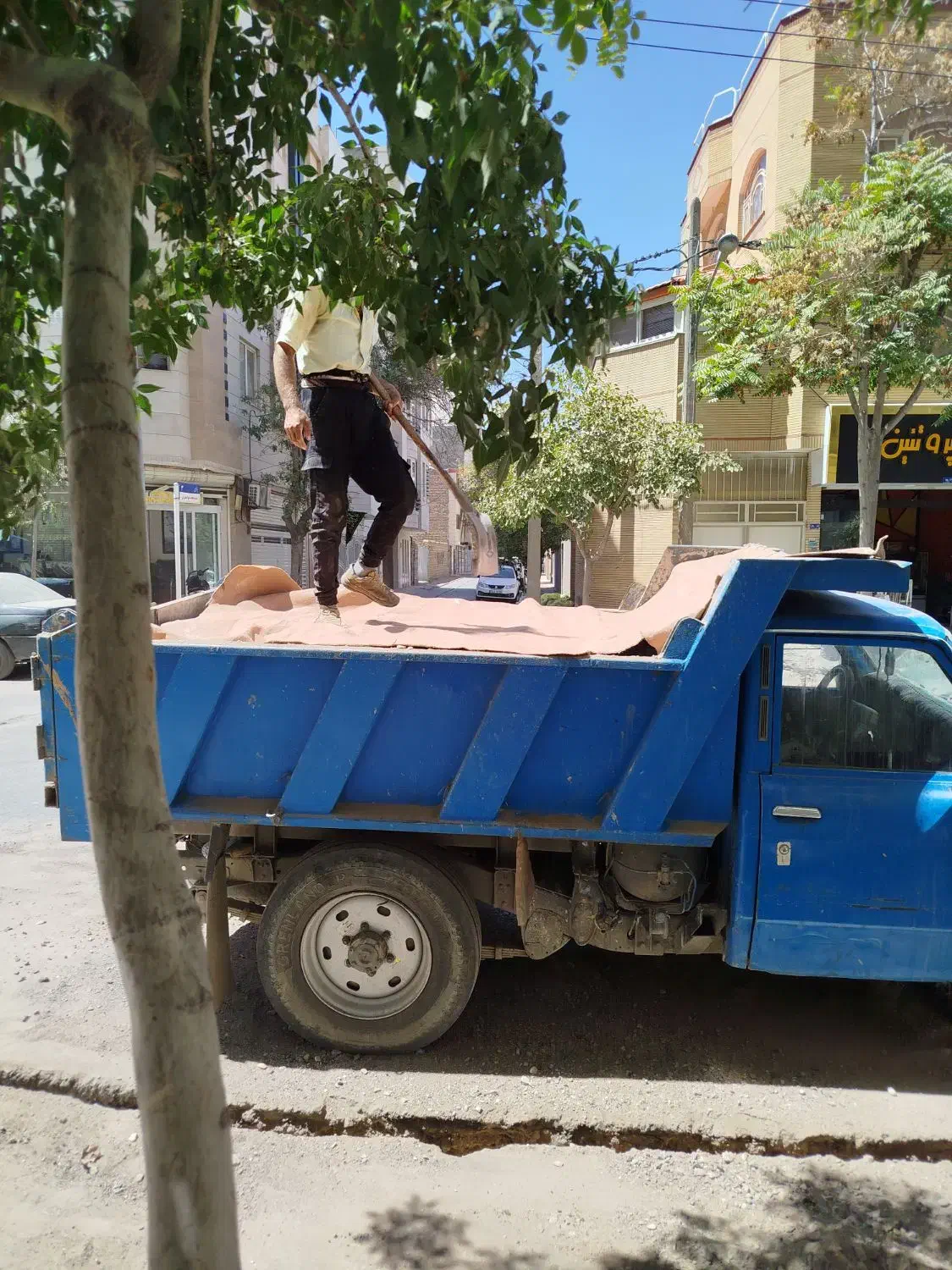 حمل نخاله با نیسان  و مصالح ساختمانی و  اسفالت|خدمات حمل و نقل|مشهد, رسالت|دیوار