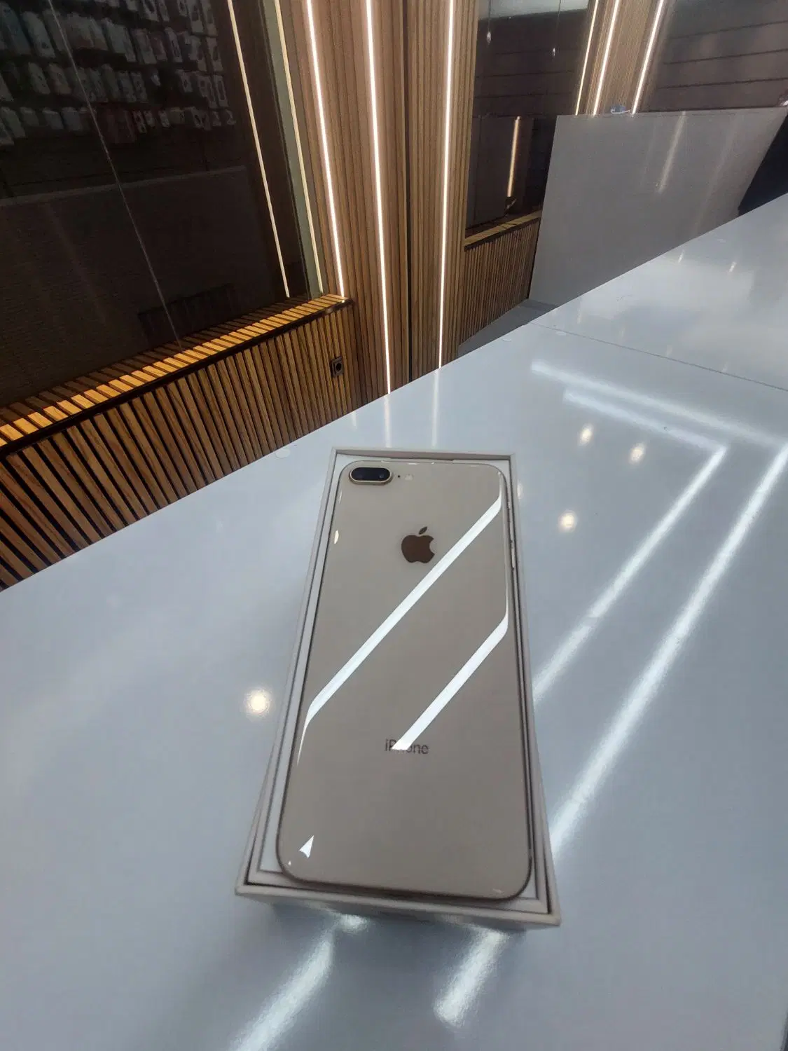 iPhone 8 plus|موبایل|اصفهان, گلزار|دیوار