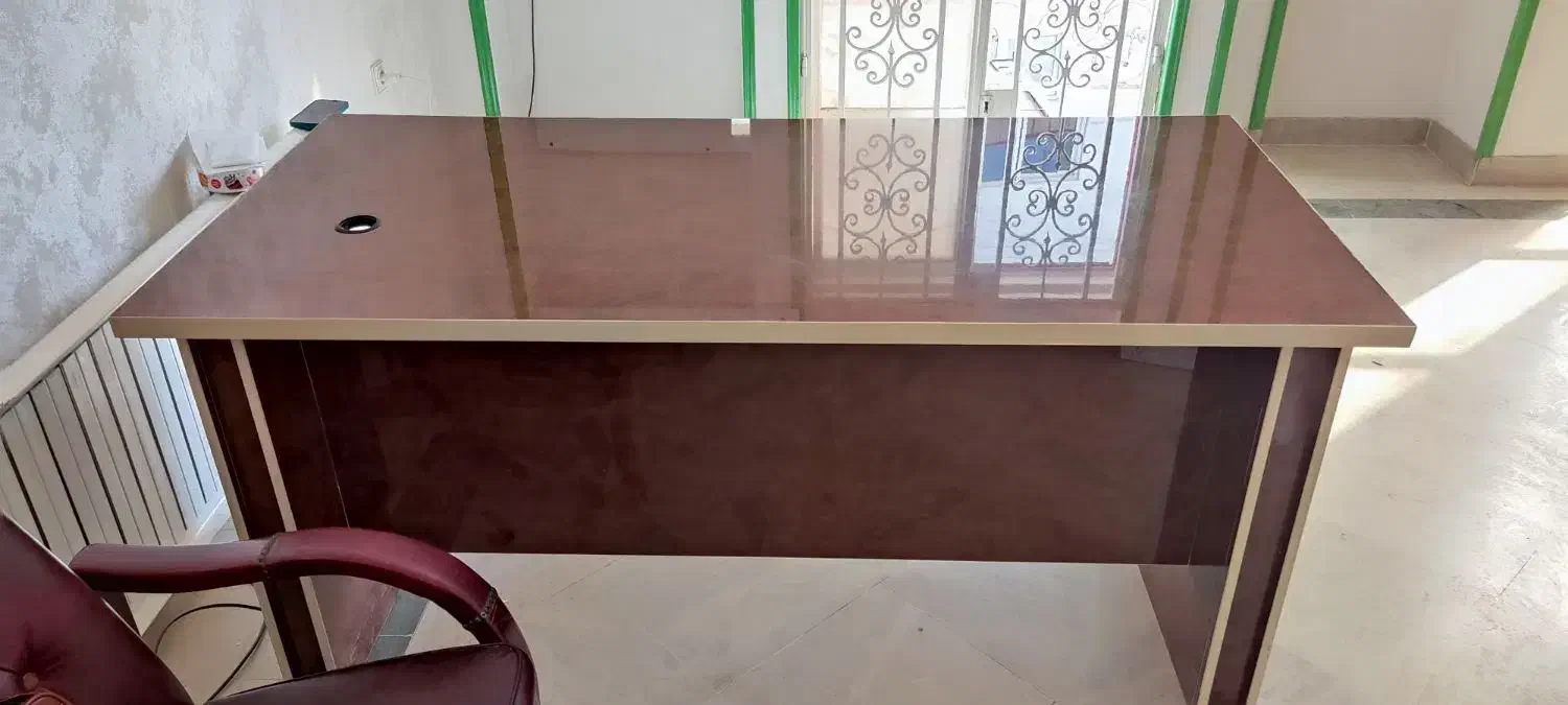 میز اداری جنس MDF هایگلاس|مبلمان اداری|گرگان, |دیوار