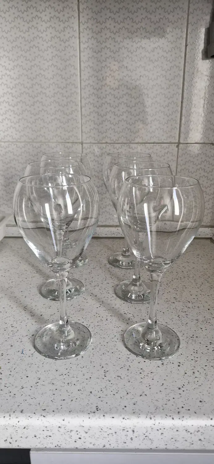 ۶ تای گیلاس بزرگ|ظروف سرو و پذیرایی|پردیس, فاز ۱۱|دیوار