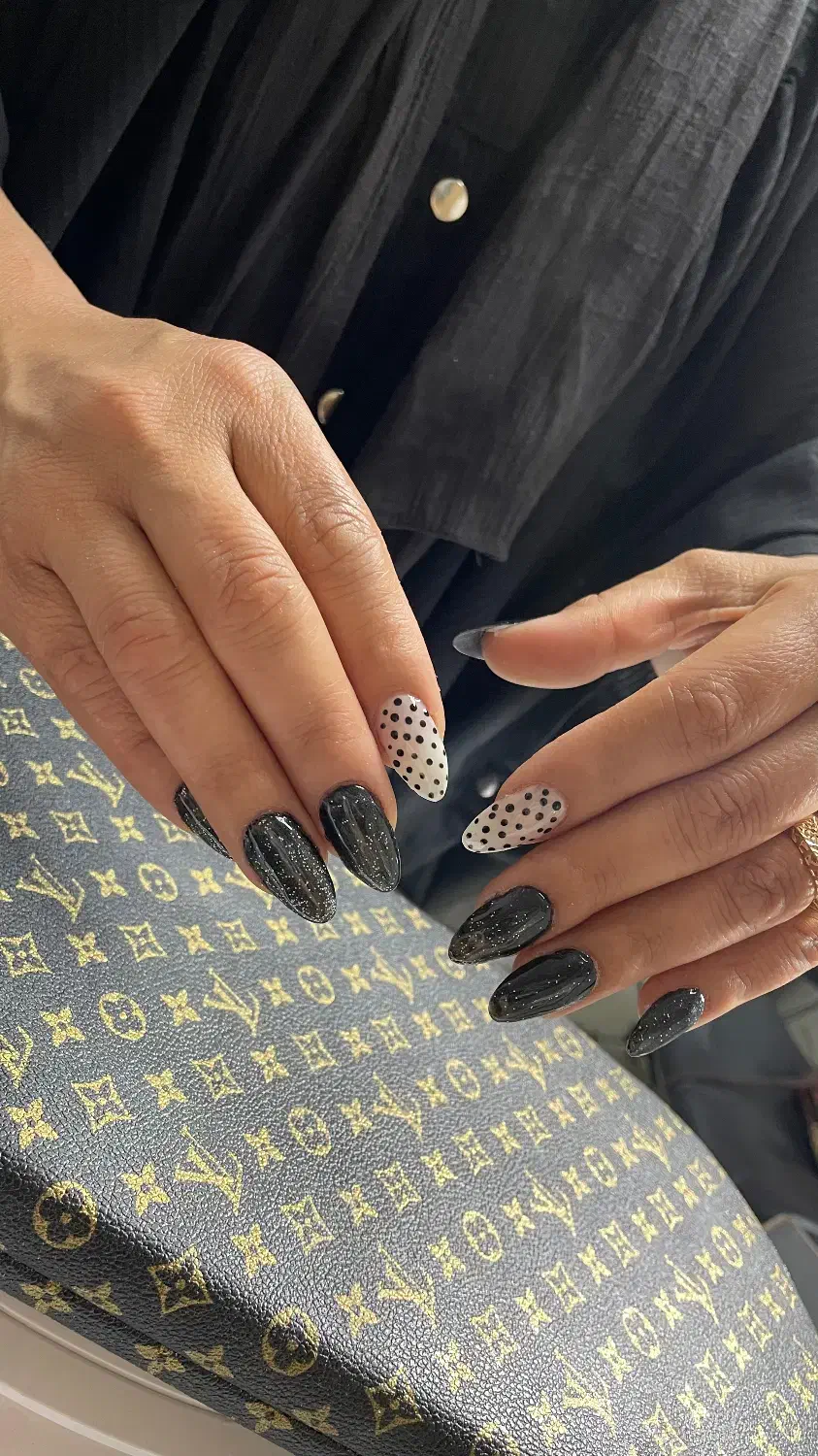 کاشت ناخن برق + مدل رایگان|خدمات آرایشگری و زیبایی|کرمانشاه, |دیوار