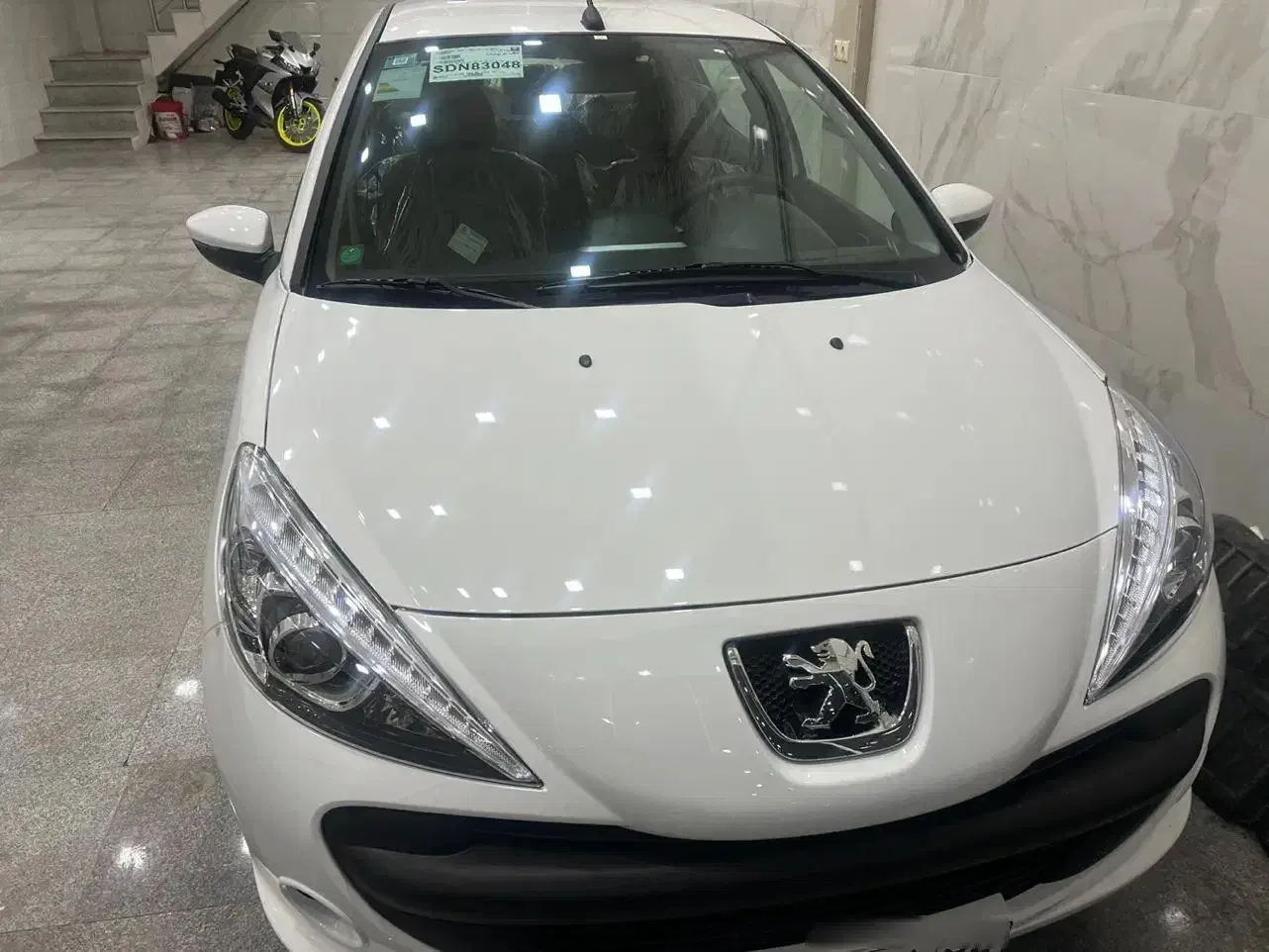 ۲۰۷ خشک سقف فلز ۱۴۰۴|خودرو سواری و وانت|همدان, |دیوار