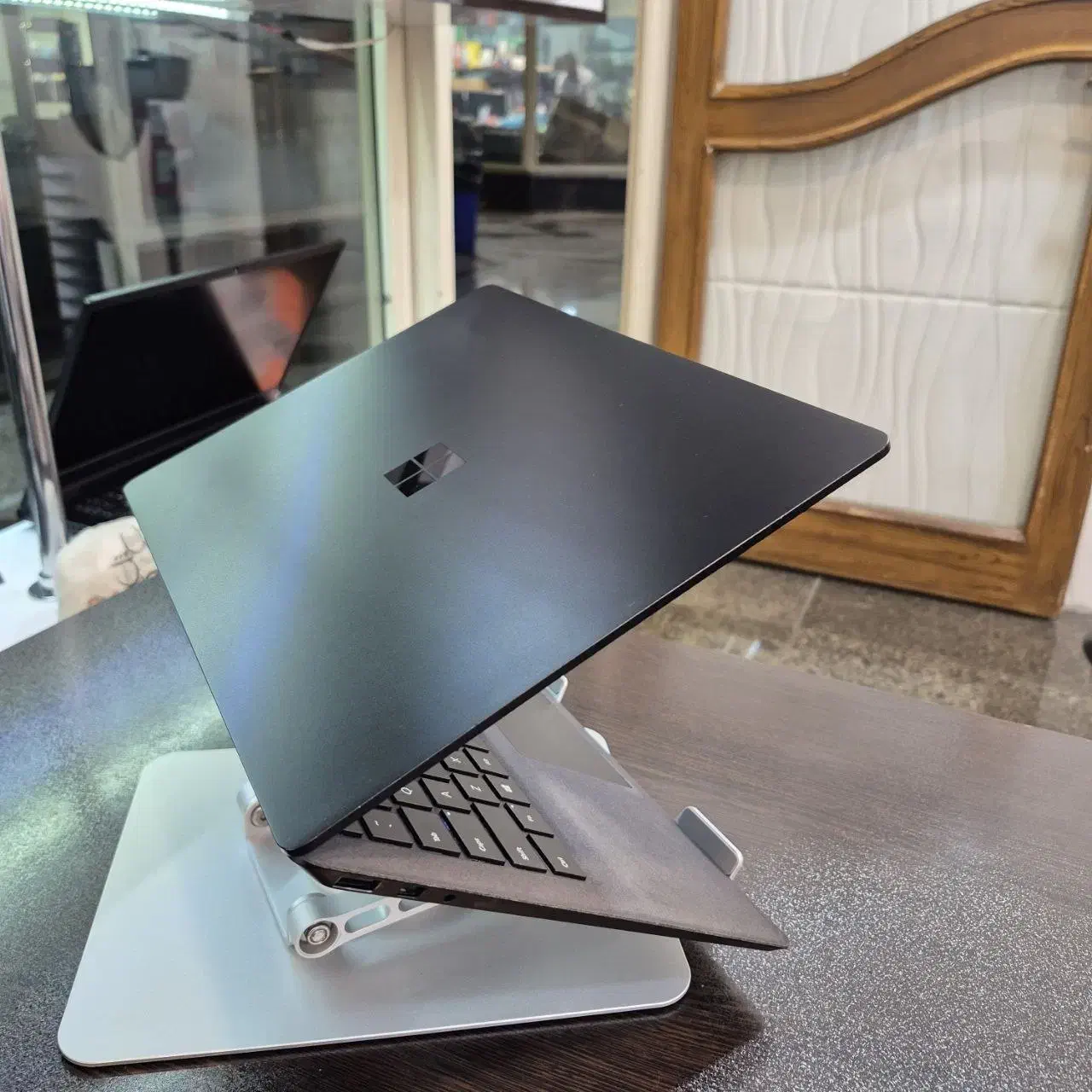 سرفیس لپتاپ ۲ رنگ مشکی رم ۱۶ Surface laptop 2 i7|رایانه همراه|تهران, فلسطین (میدان انقلاب)|دیوار