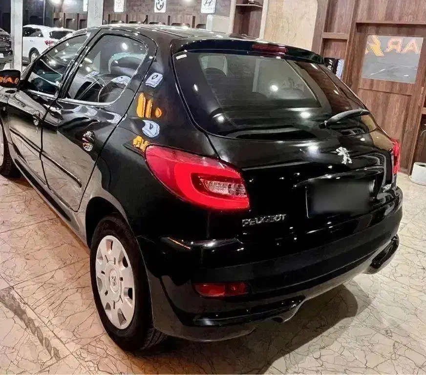 ۲۰۷ مشکی ۱۴۰۲ سقف فلز بی رنگ با فرمان برقی|خودرو سواری و وانت|یزد, |دیوار