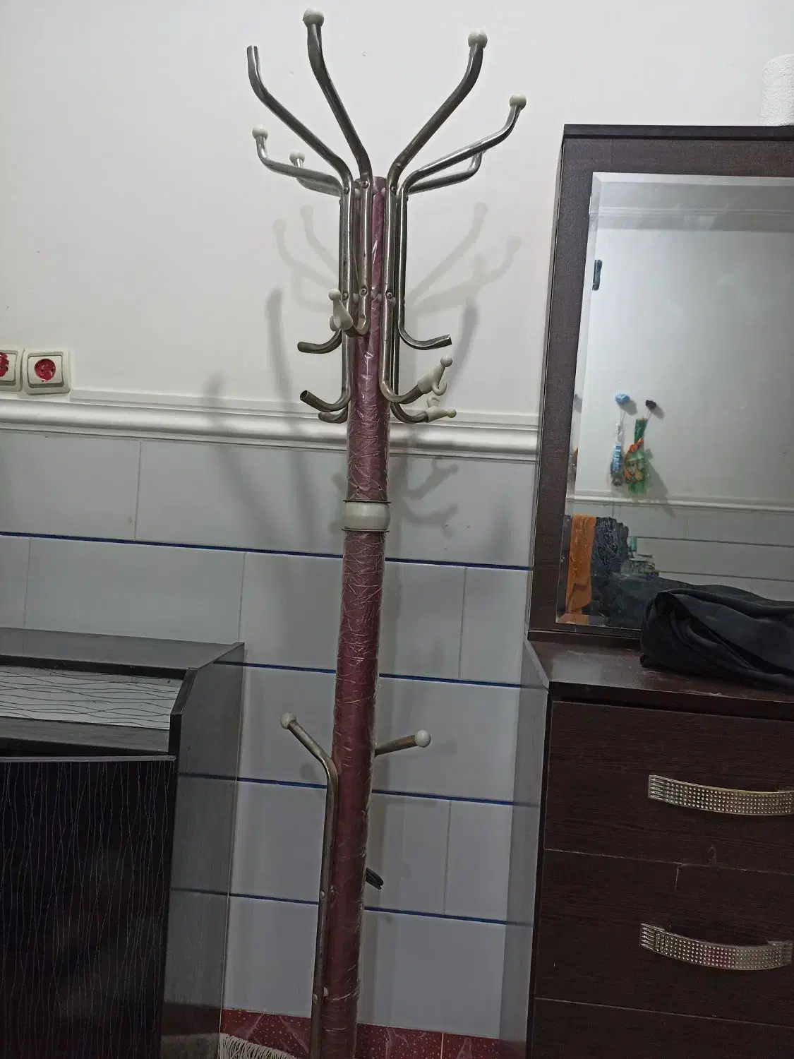 رخت آویز ایستاده|بندرخت و رخت‌آویز|بهبهان, |دیوار